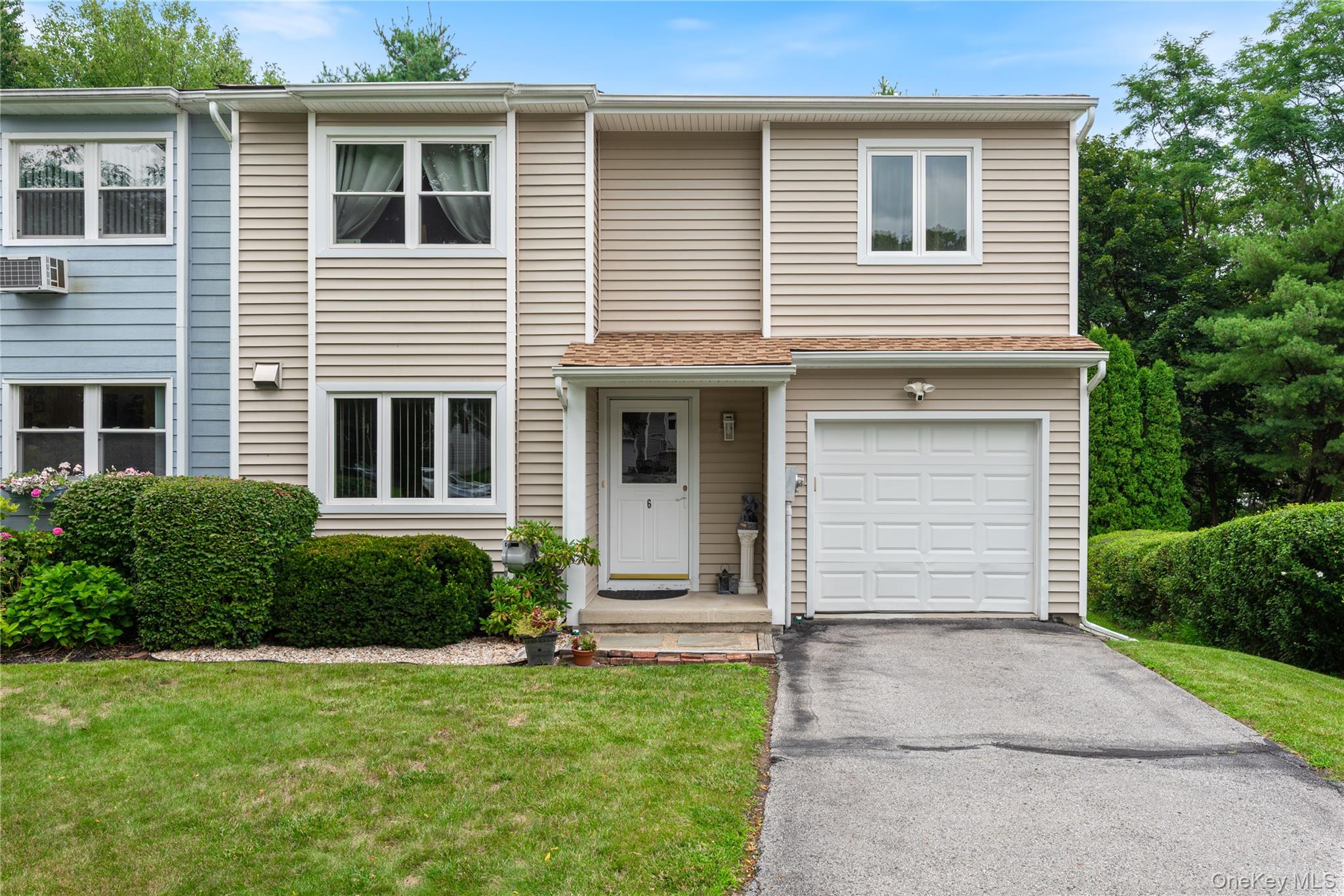 6 Hamlet Court Property Photo 1