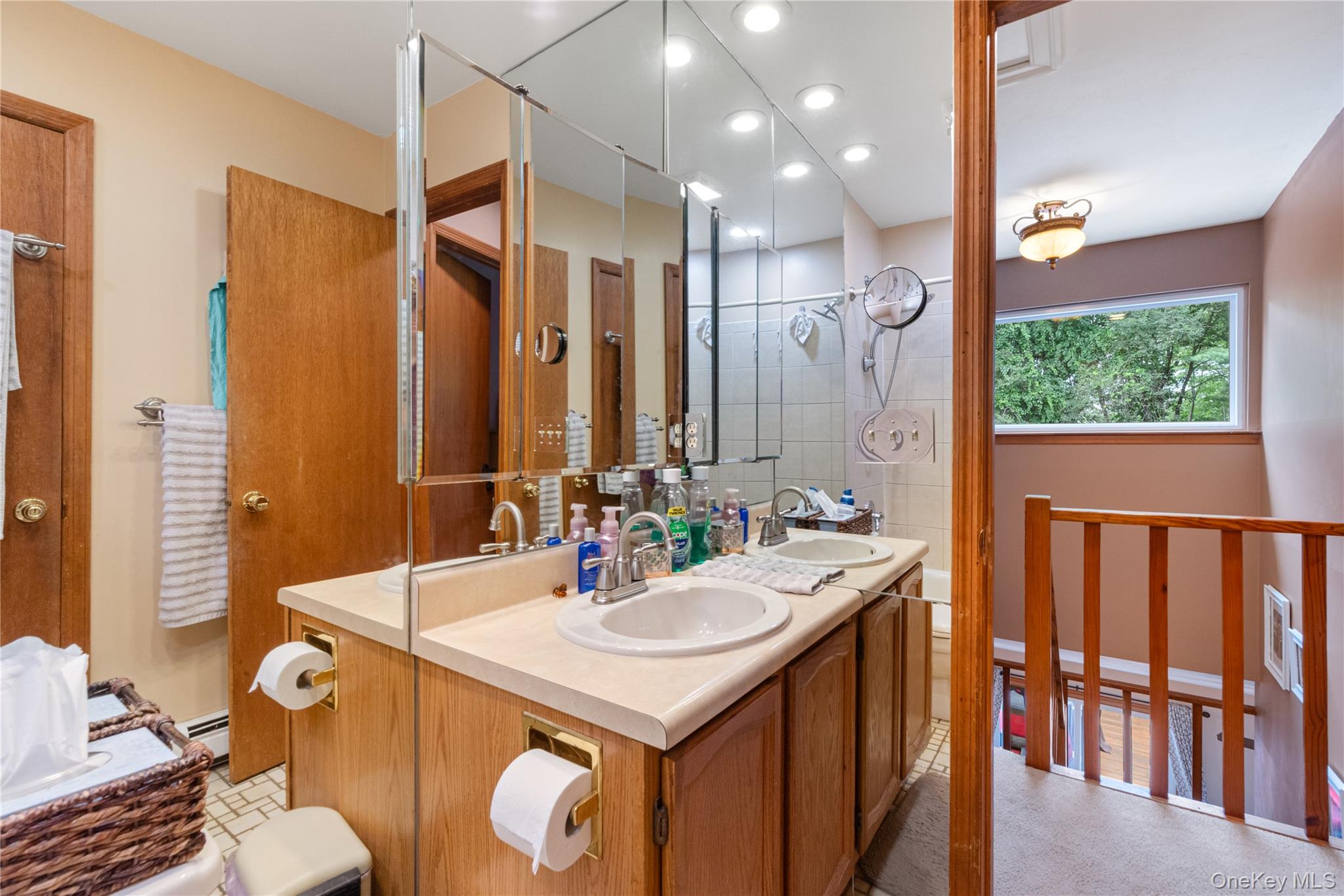 6 Hamlet Court Property Photo 27