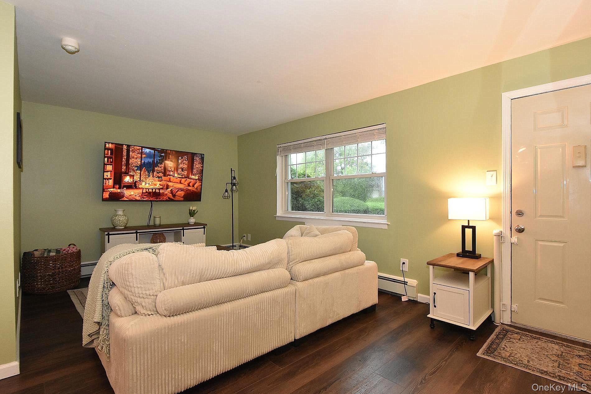 10 Glen Hollow Drive C56 Property Photo 5