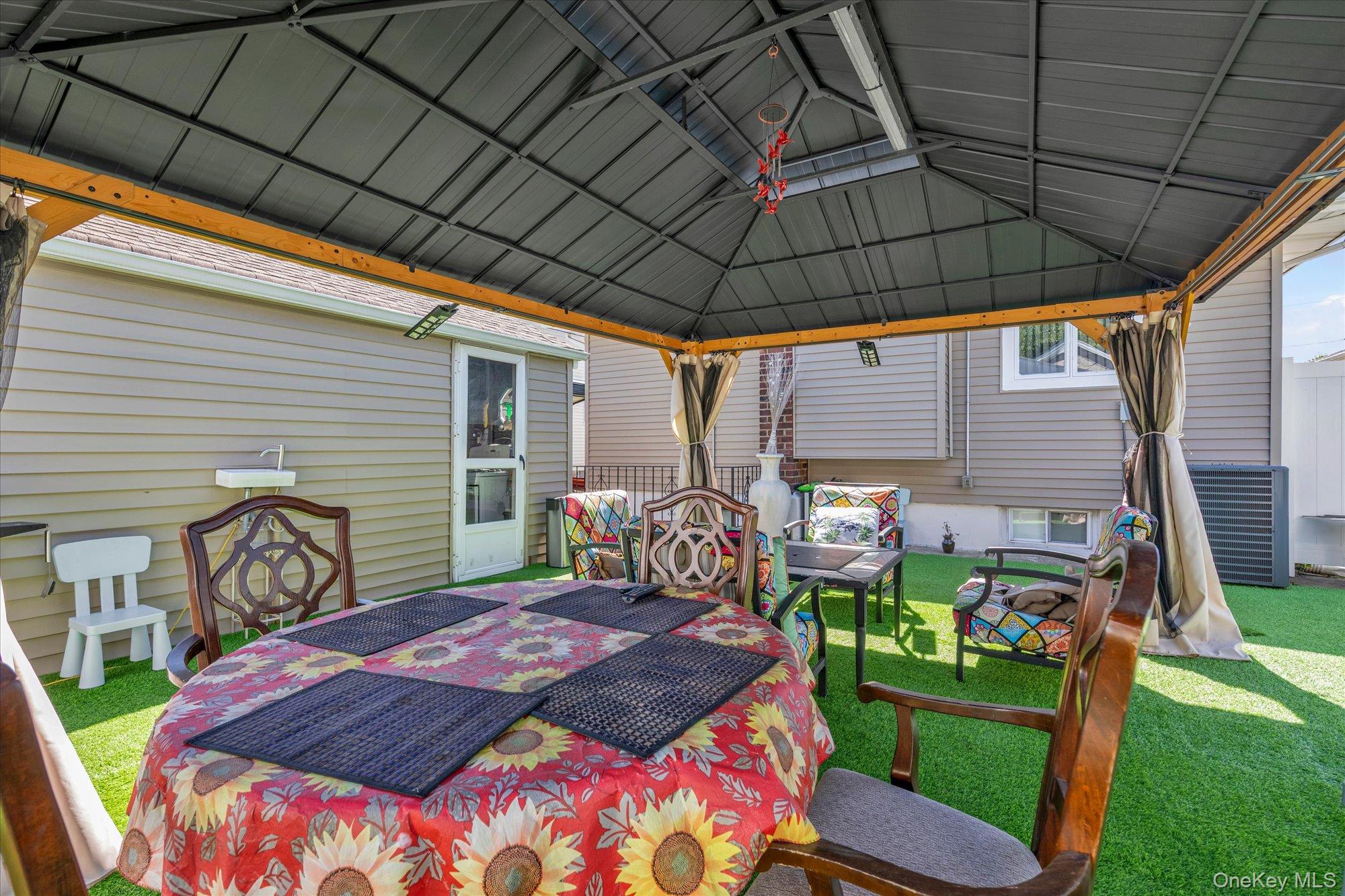 15 Hudson Avenue Property Photo 19