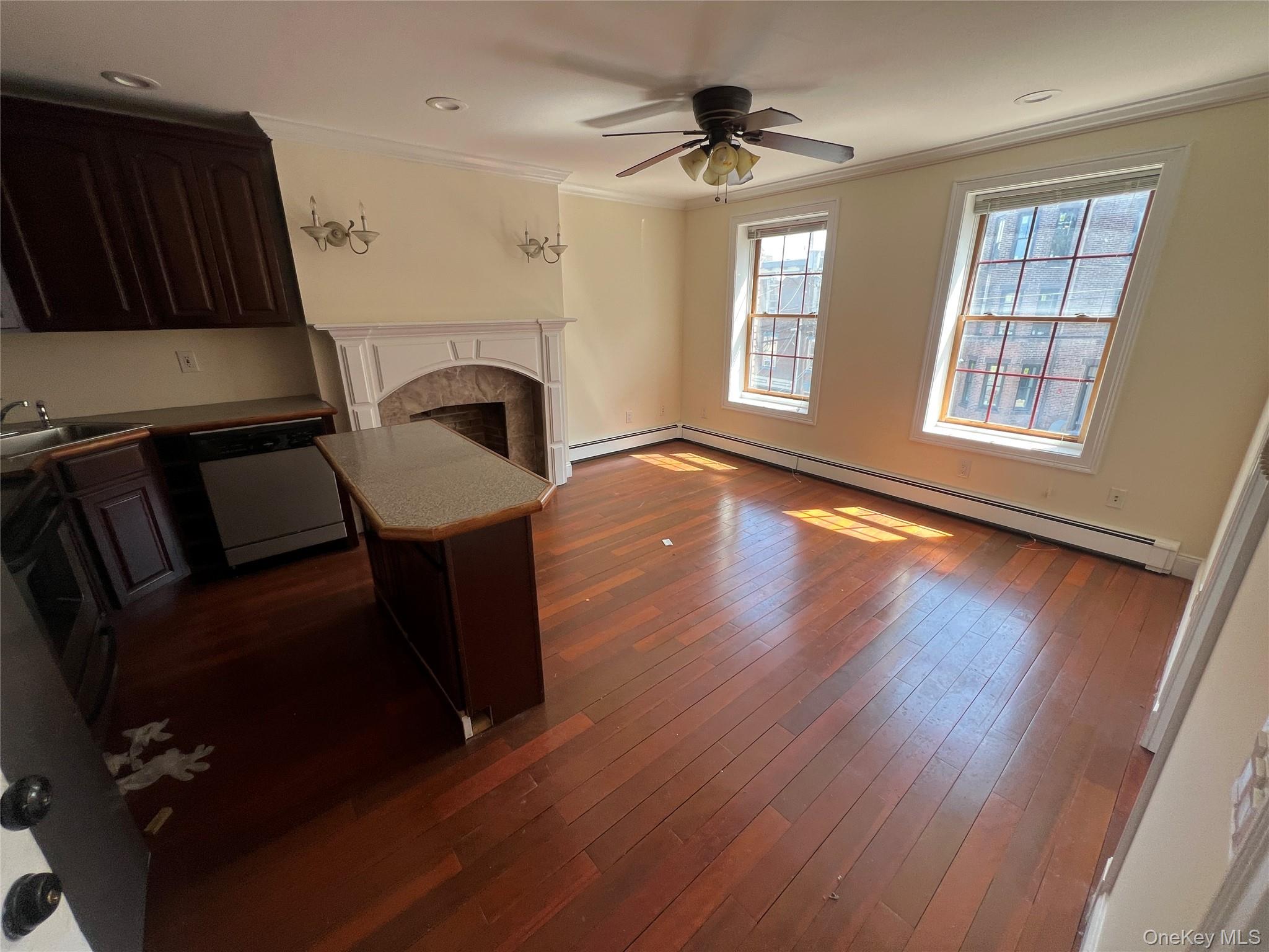 160 Ann Street Property Photo 5