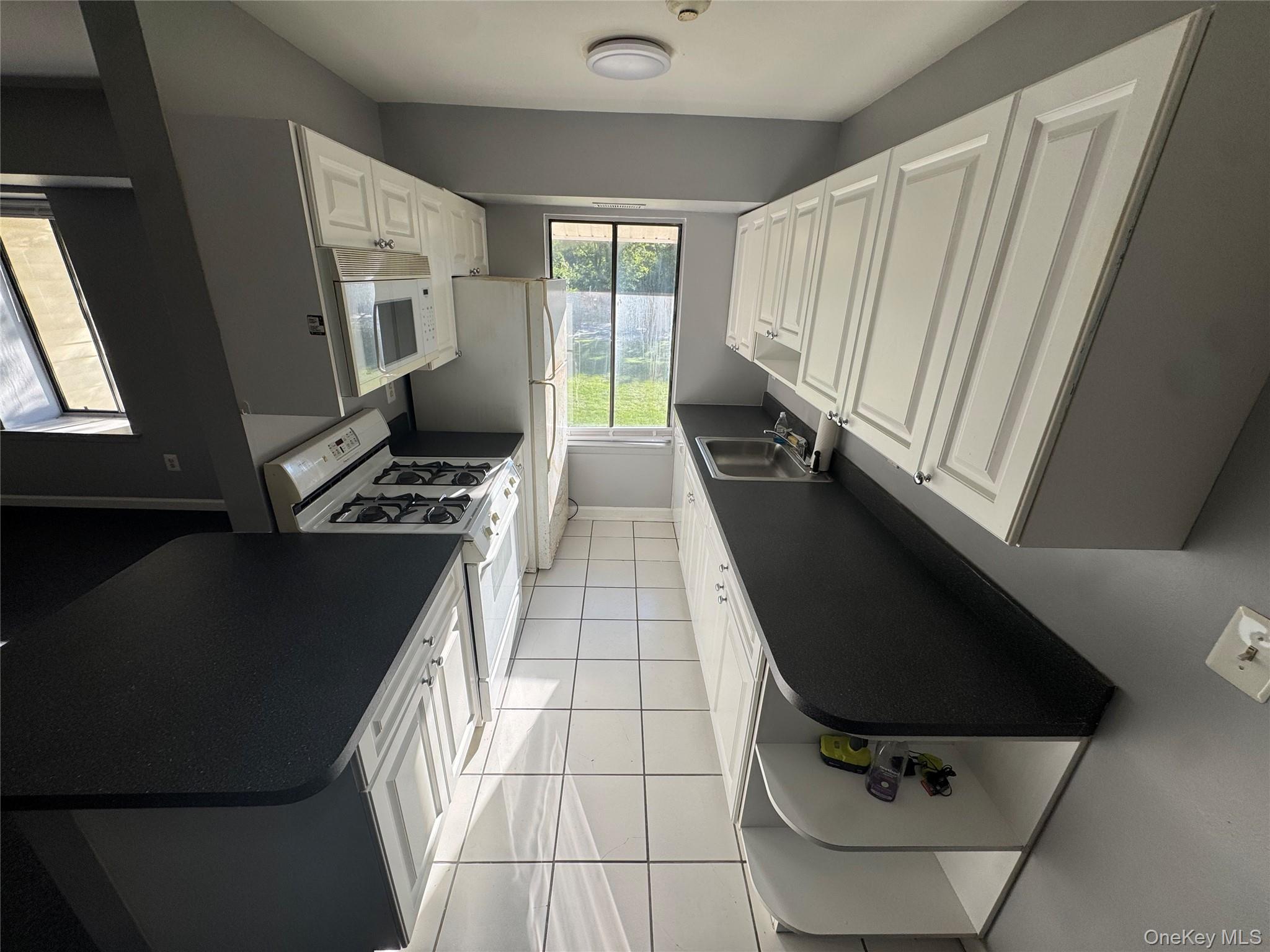 4 Grande Ct 4 Property Photo 3