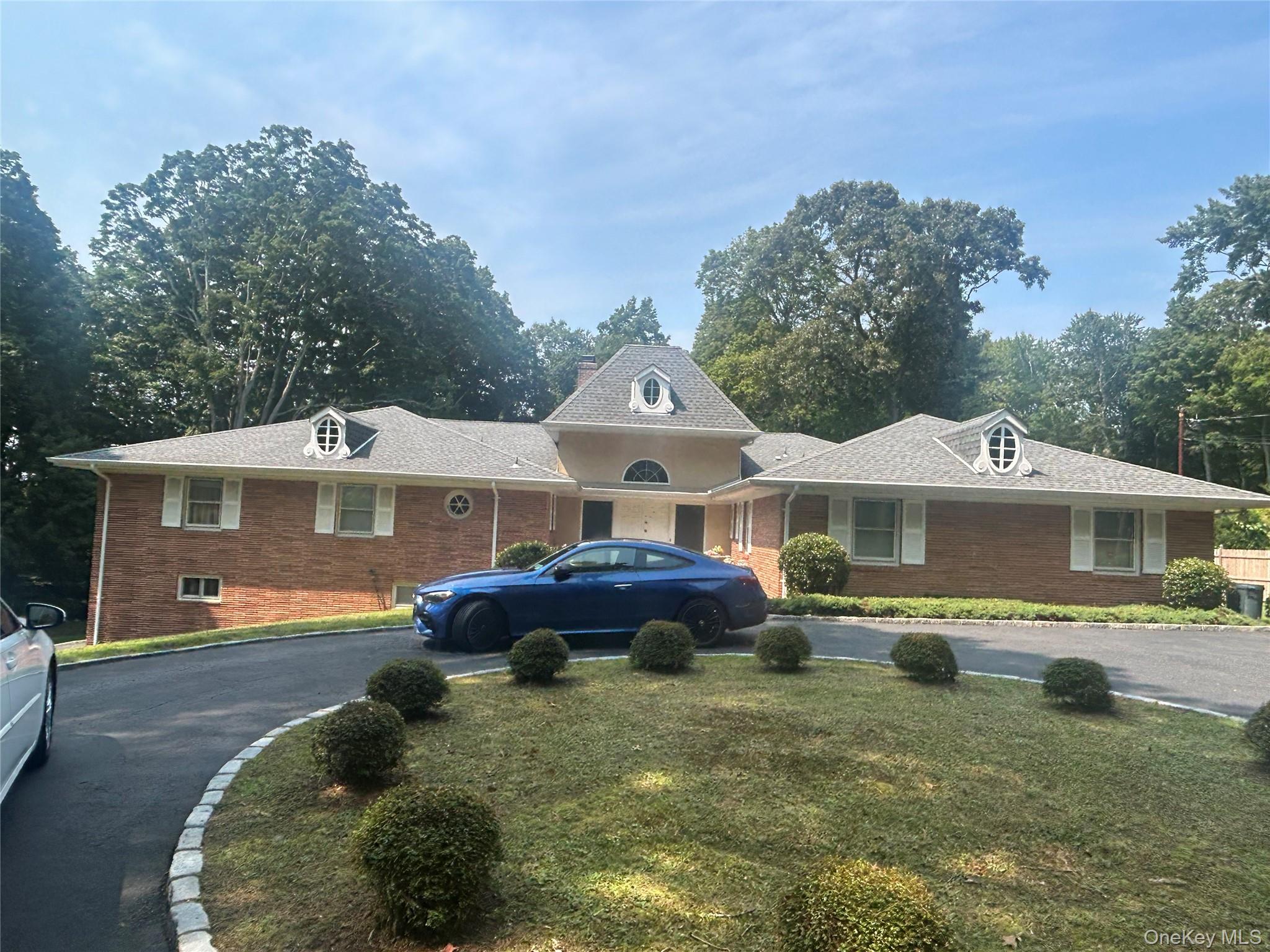 40 Maplewood Drive Property Photo 1