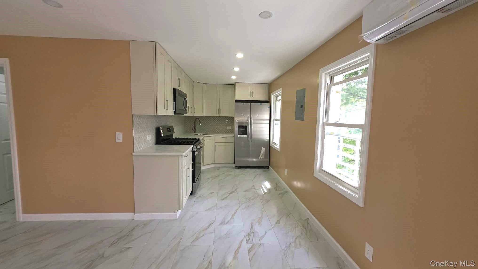 124-05 Jamaica Avenue 2r Property Photo 2