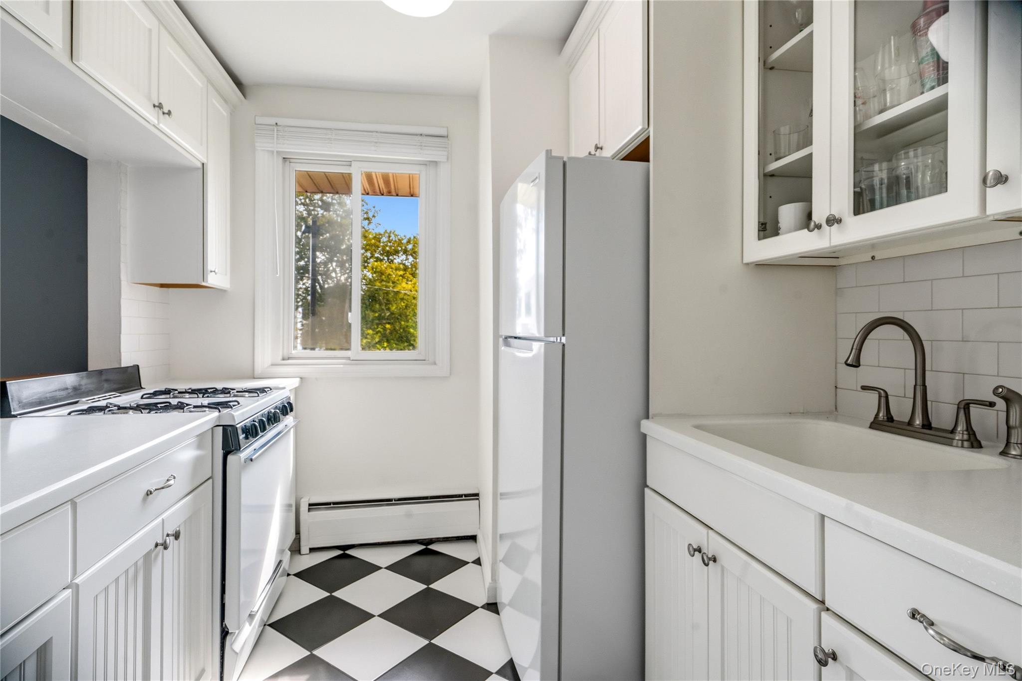 200 Merrick Road L Property Photo 6