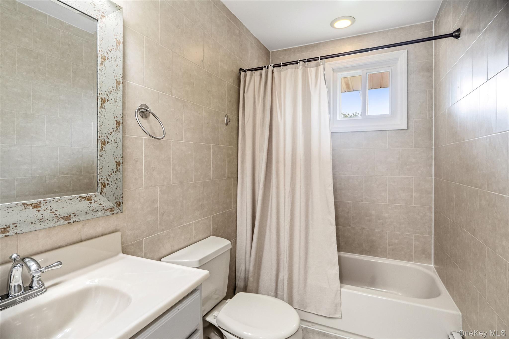 200 Merrick Road L Property Photo 20