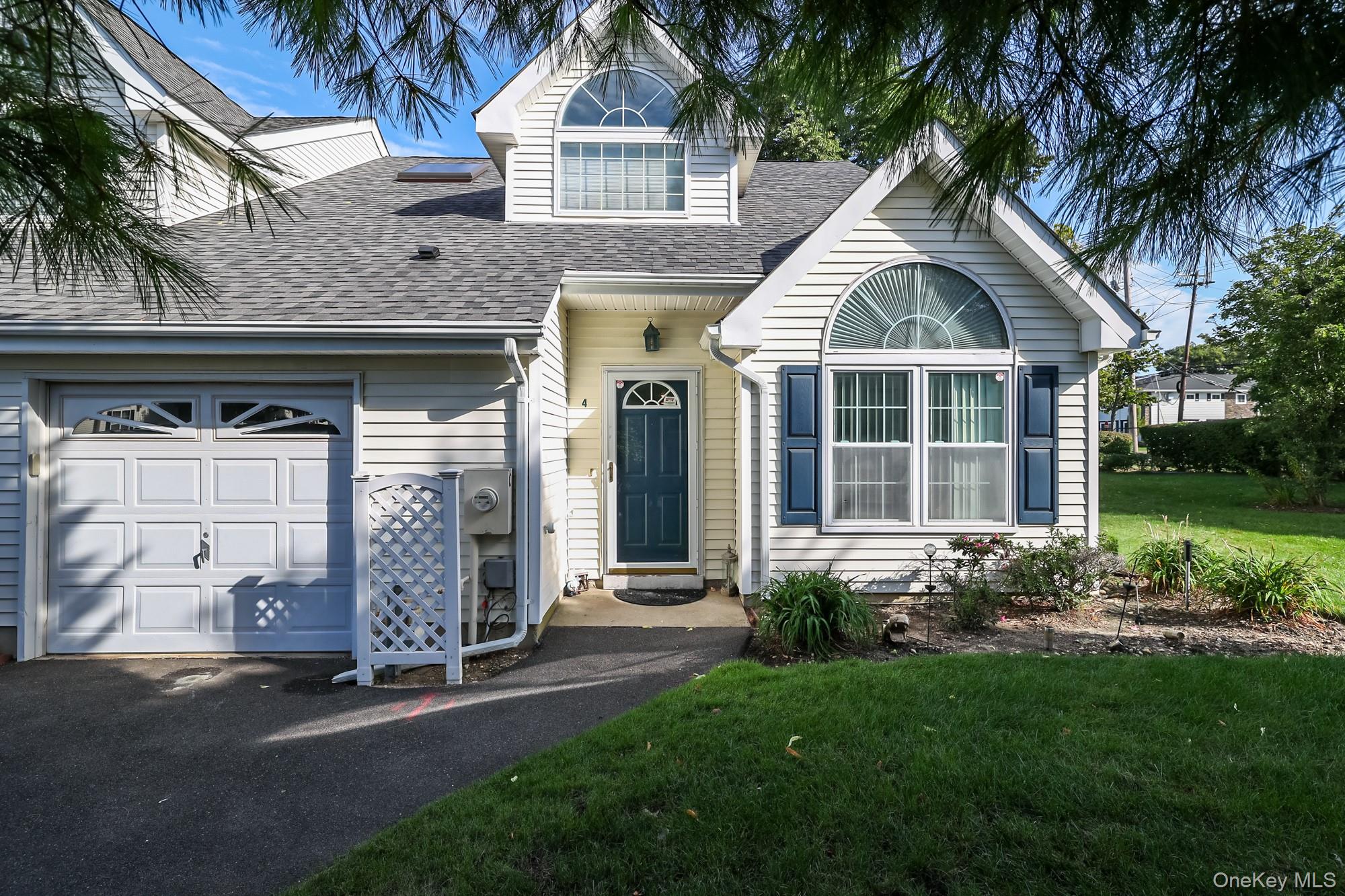 4 Joyces Way Property Photo 1
