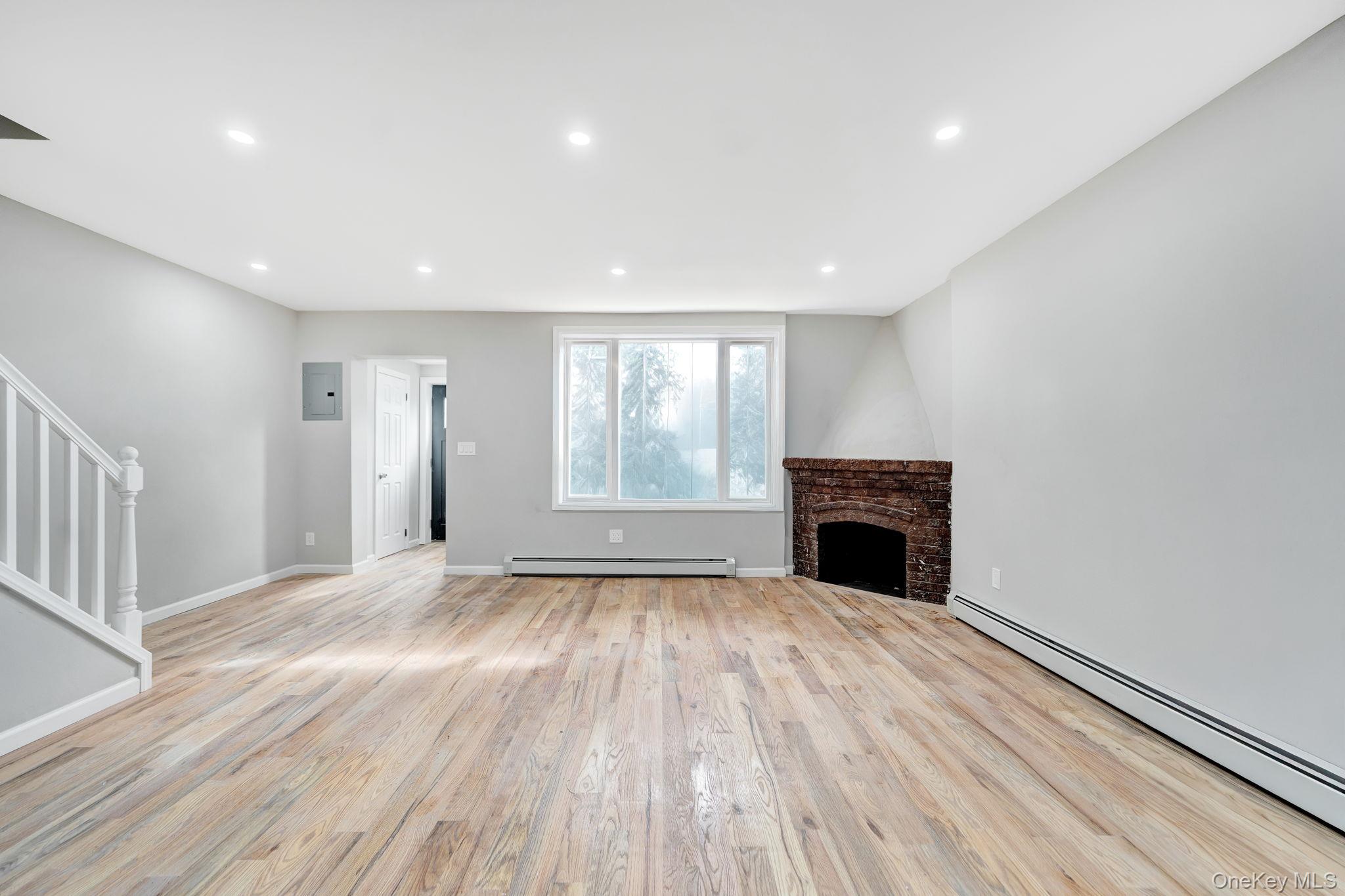 21933 Edgewood Avenue Property Photo 6