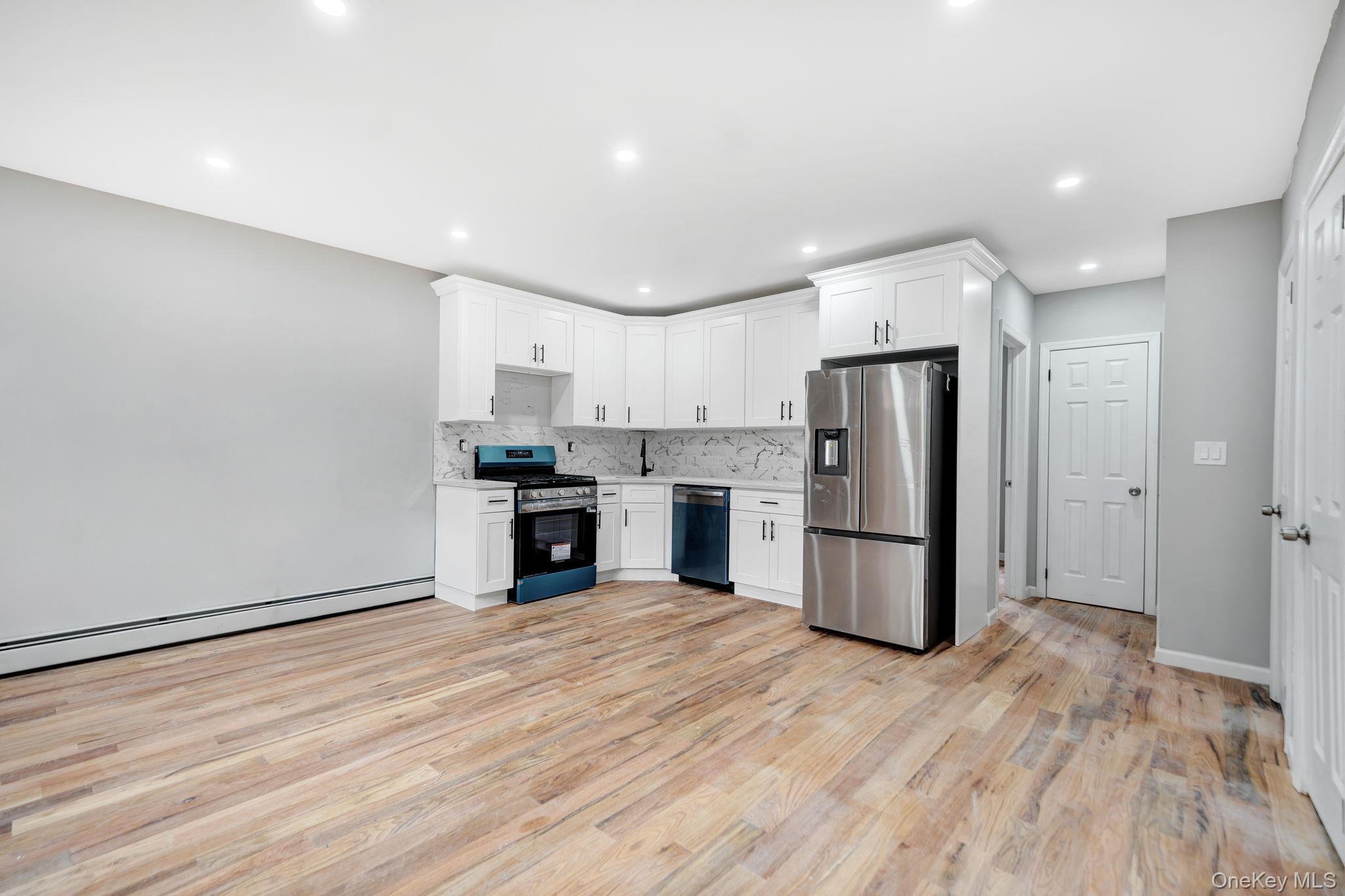 21933 Edgewood Avenue Property Photo 7
