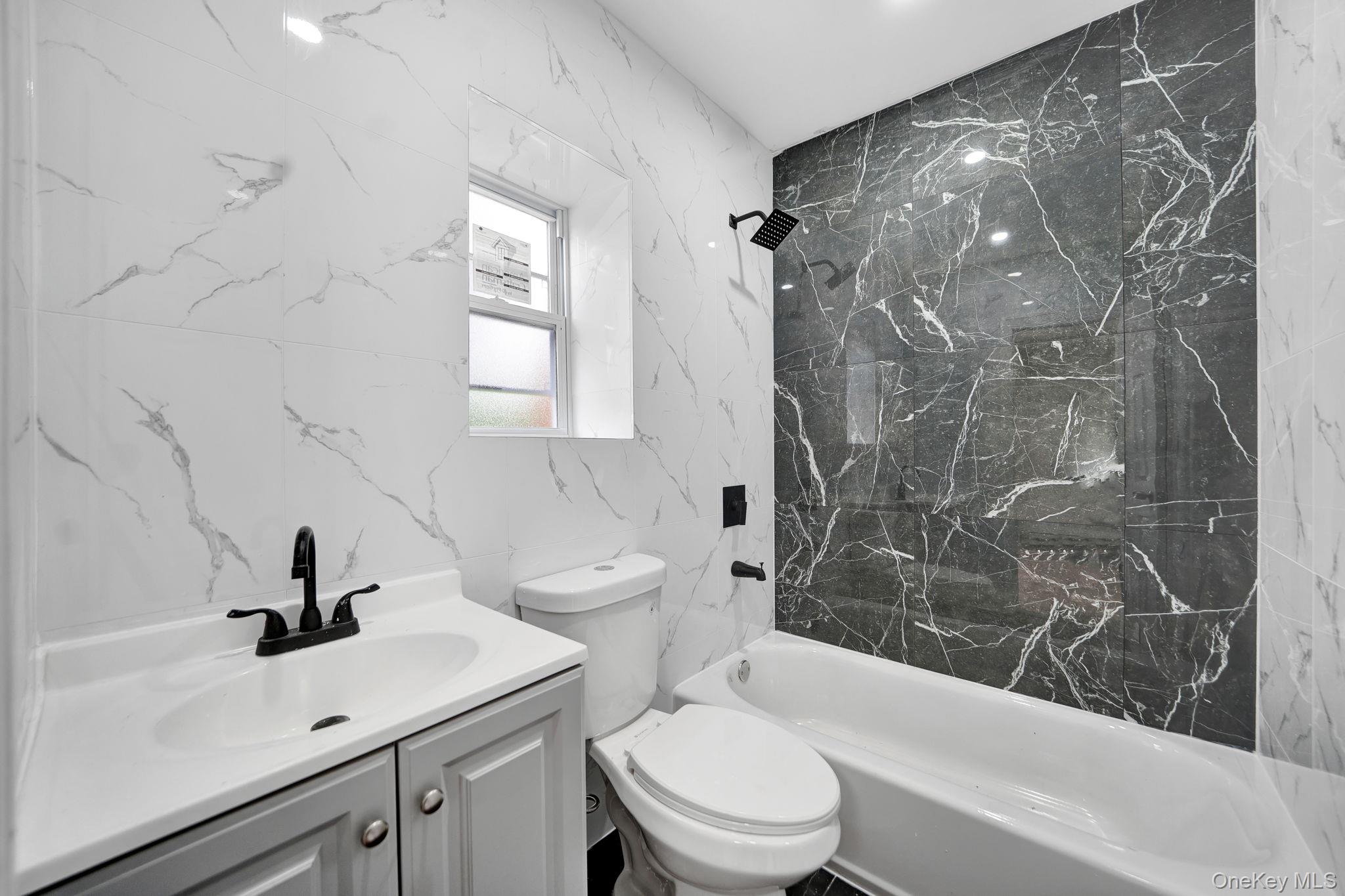 21933 Edgewood Avenue Property Photo 9