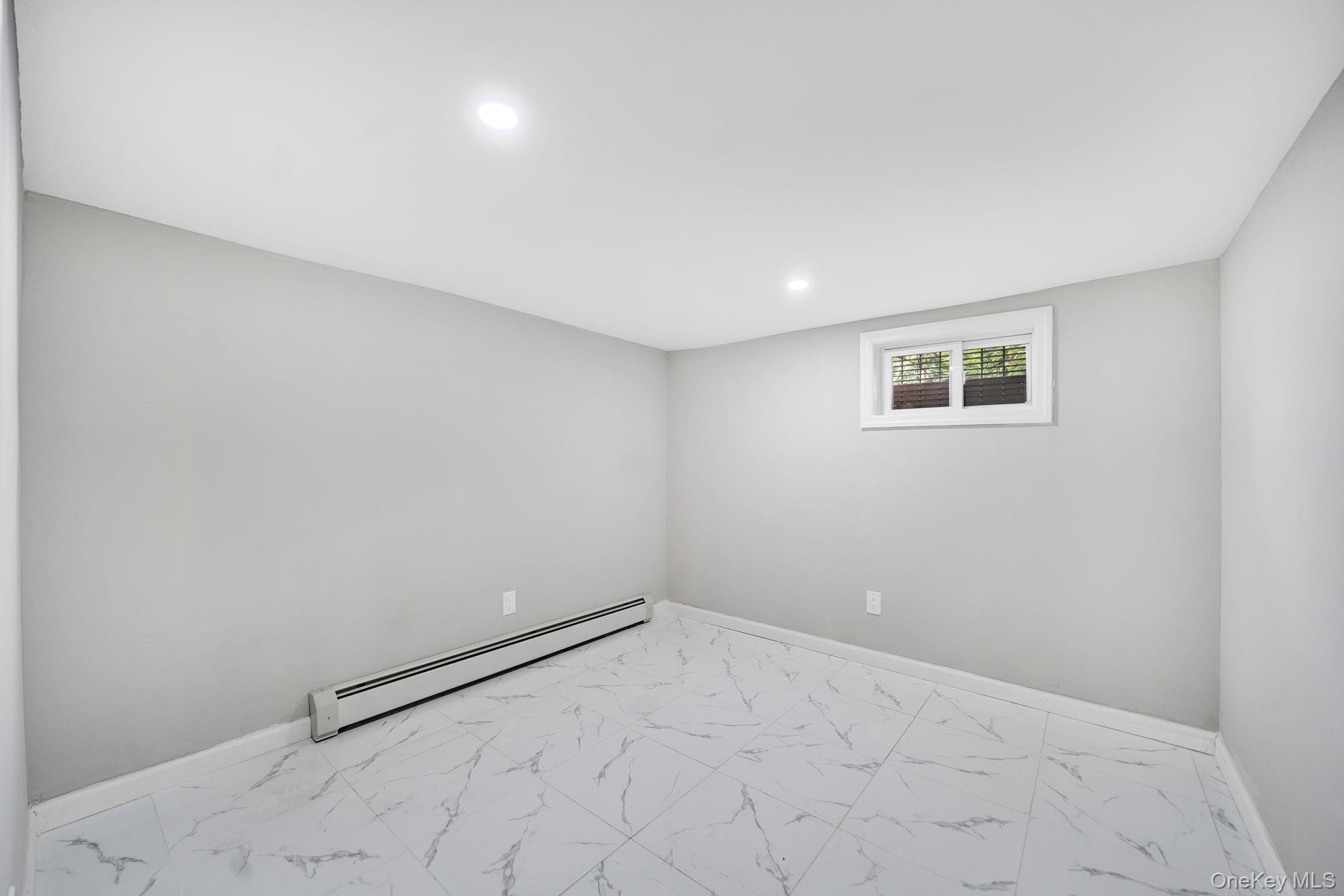 21933 Edgewood Avenue Property Photo 20