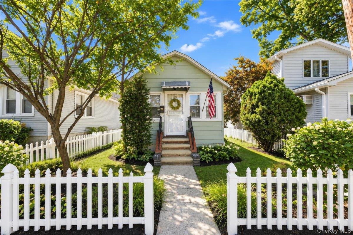11 Oak Avenue 11 Property Photo 1