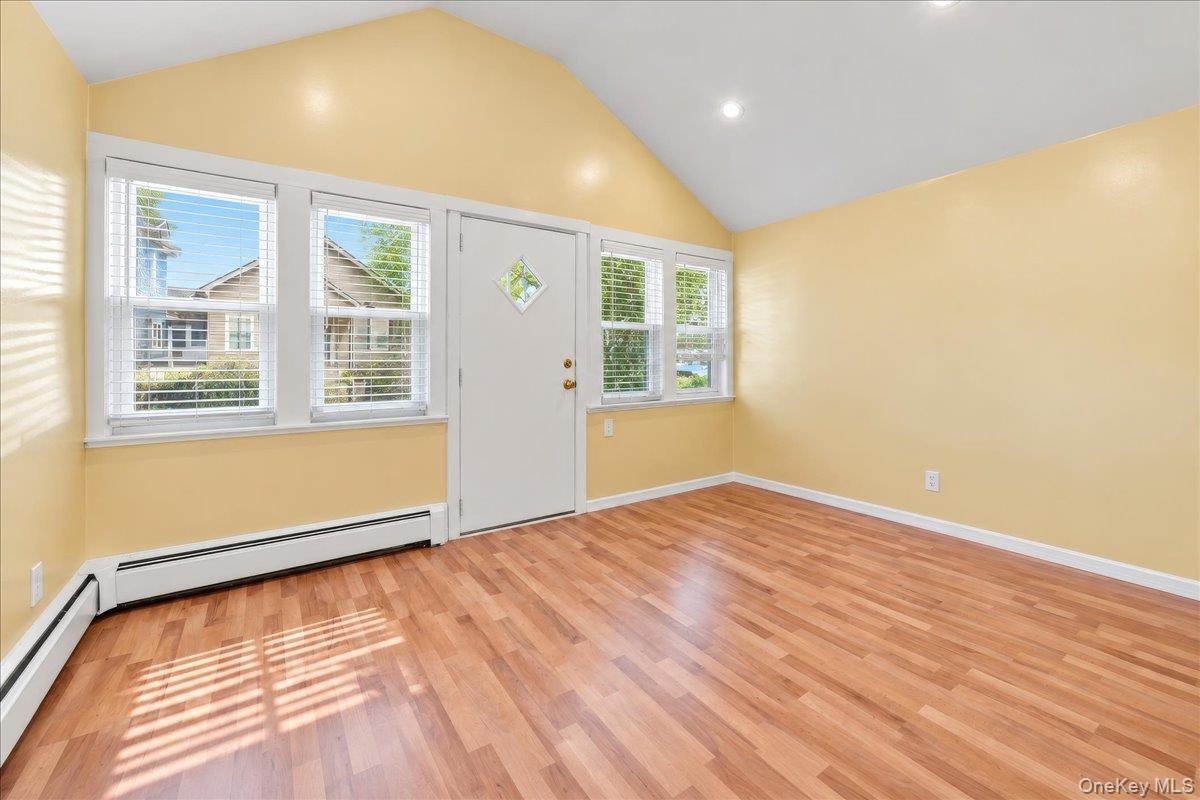 11 Oak Avenue 11 Property Photo 5