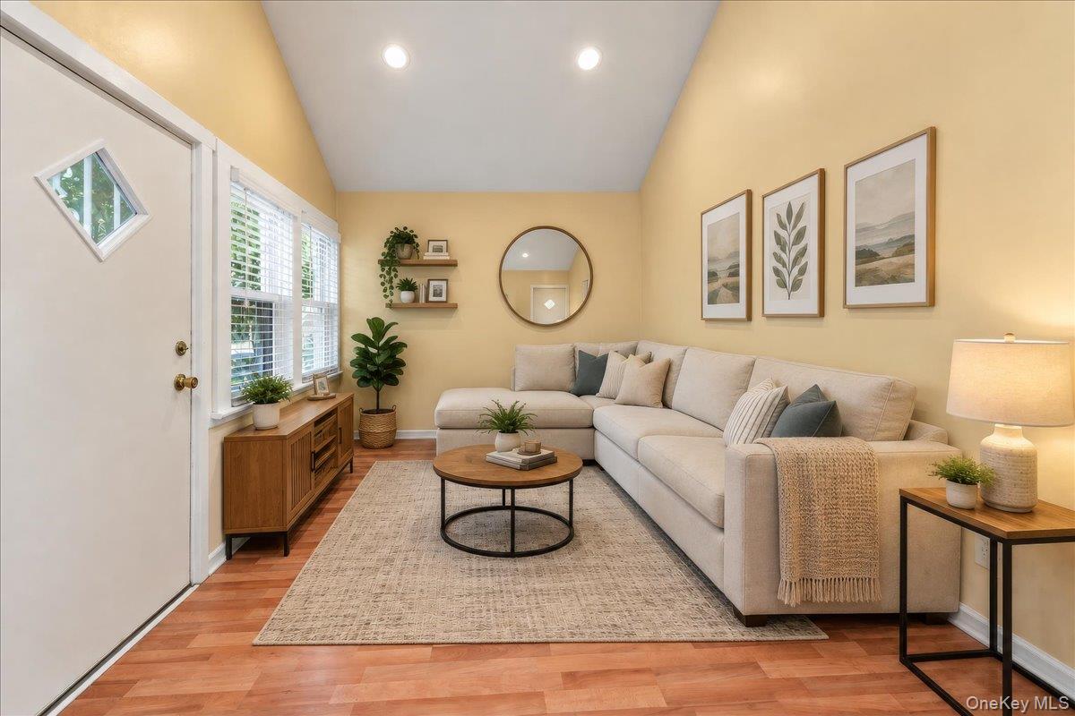 11 Oak Avenue 11 Property Photo 6