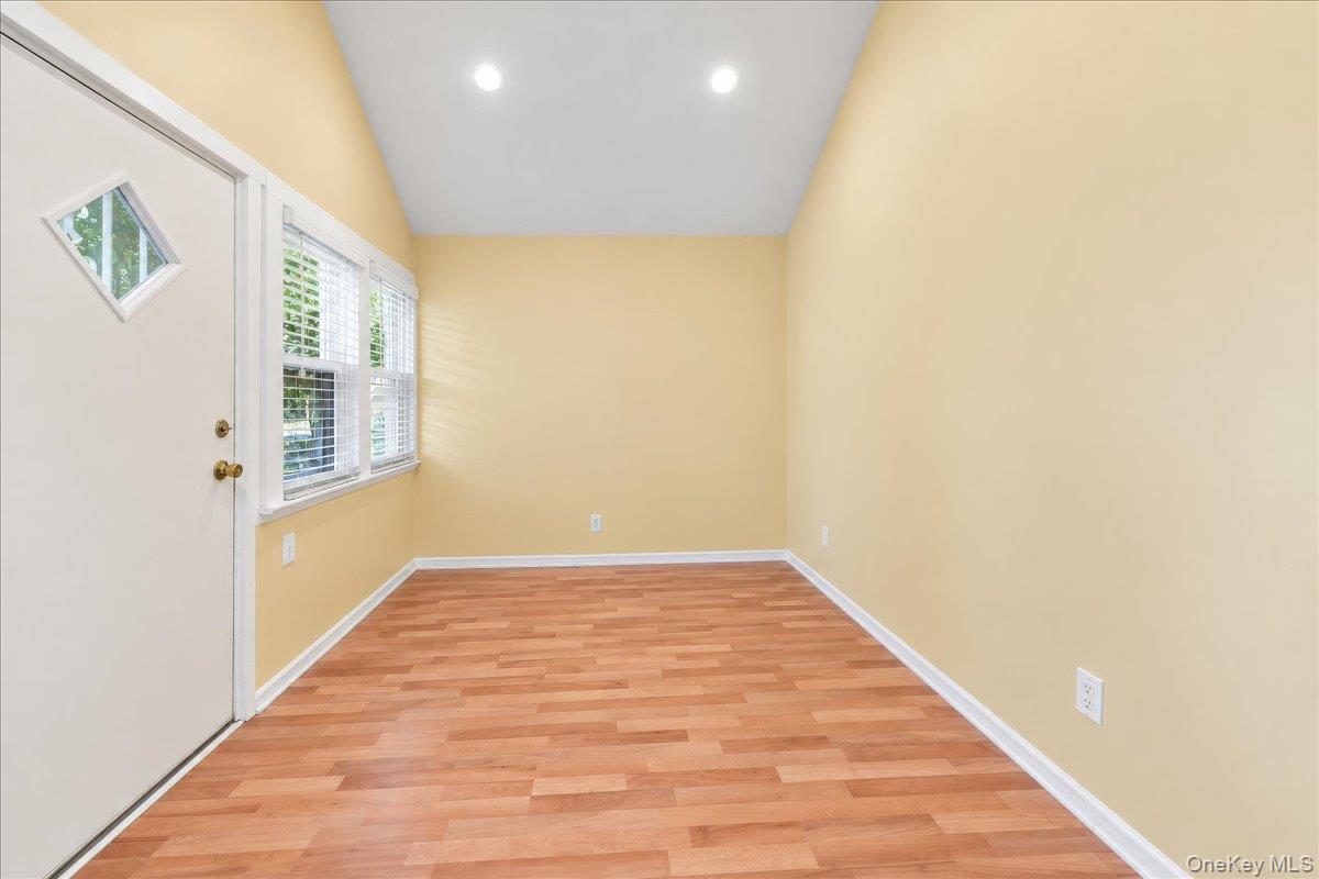 11 Oak Avenue 11 Property Photo 7