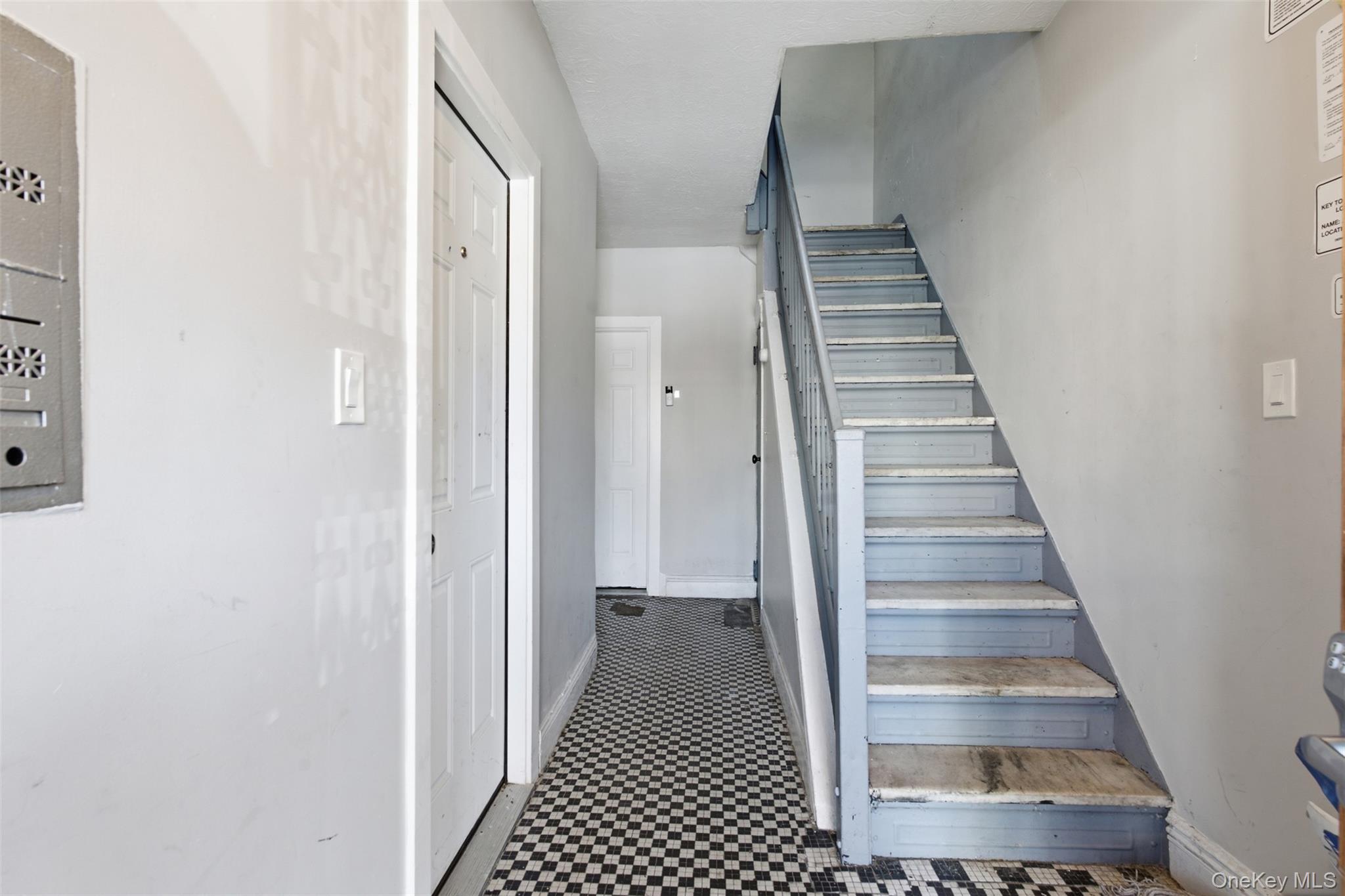 1038 E 224th Street Property Photo 5