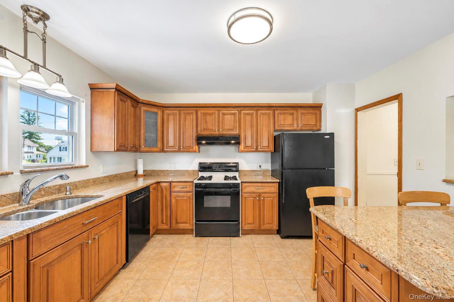 49 Collins Avenue Property Photo 9