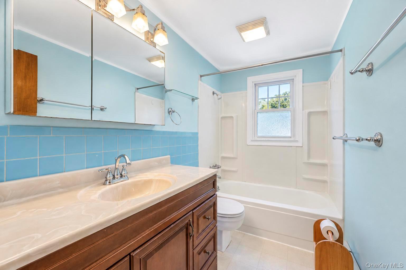 49 Collins Avenue Property Photo 17