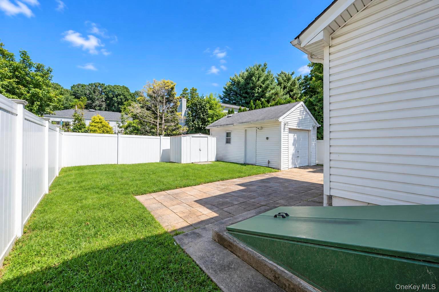 49 Collins Avenue Property Photo 32