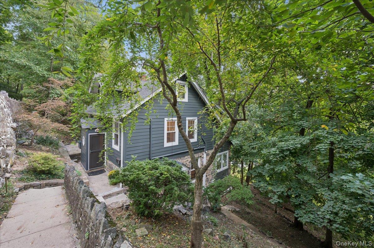 21 Cliff Street Property Photo 1
