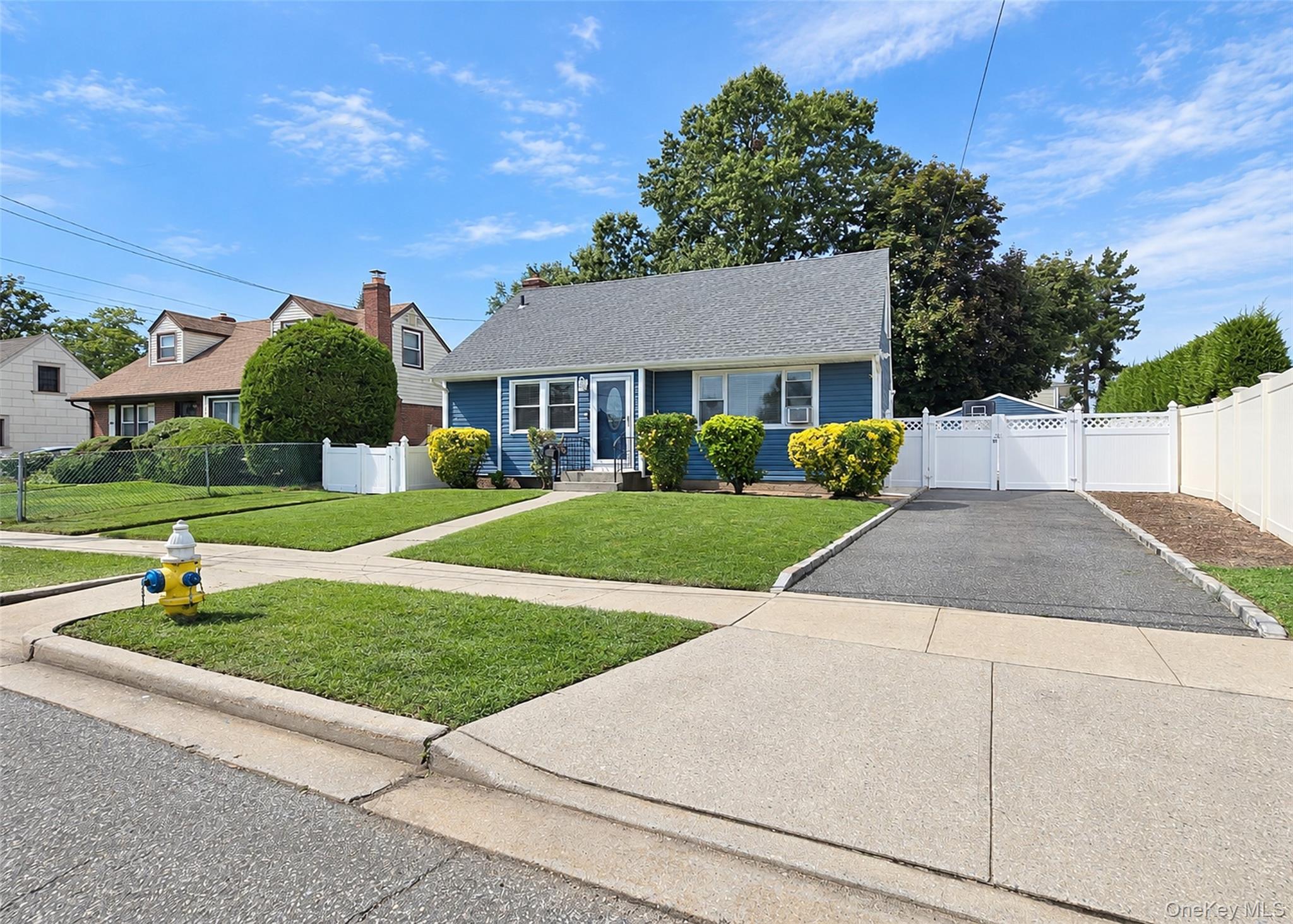 678 Clinton Avenue Property Photo 1