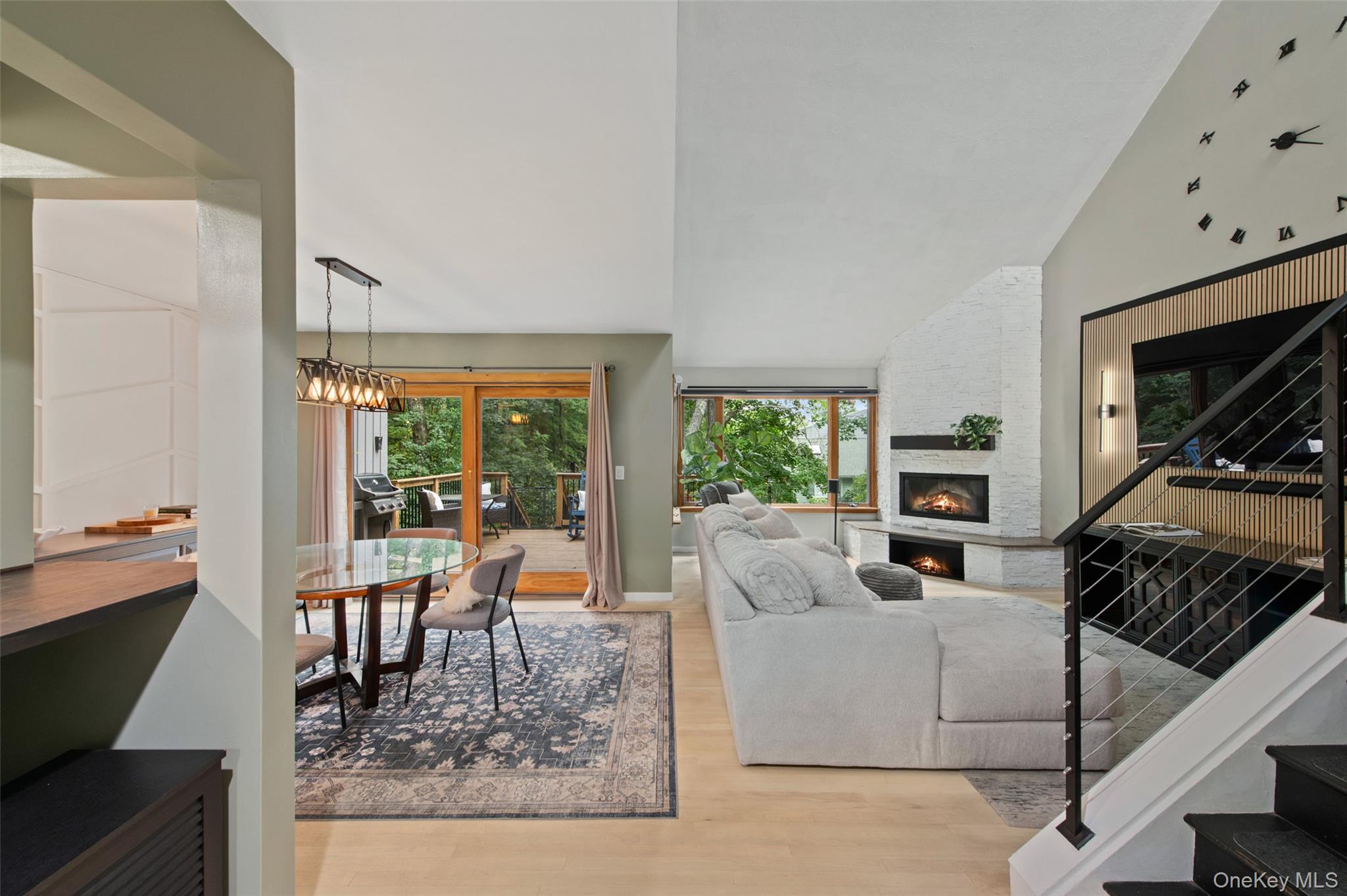 9 Boulder Lane Property Photo 6