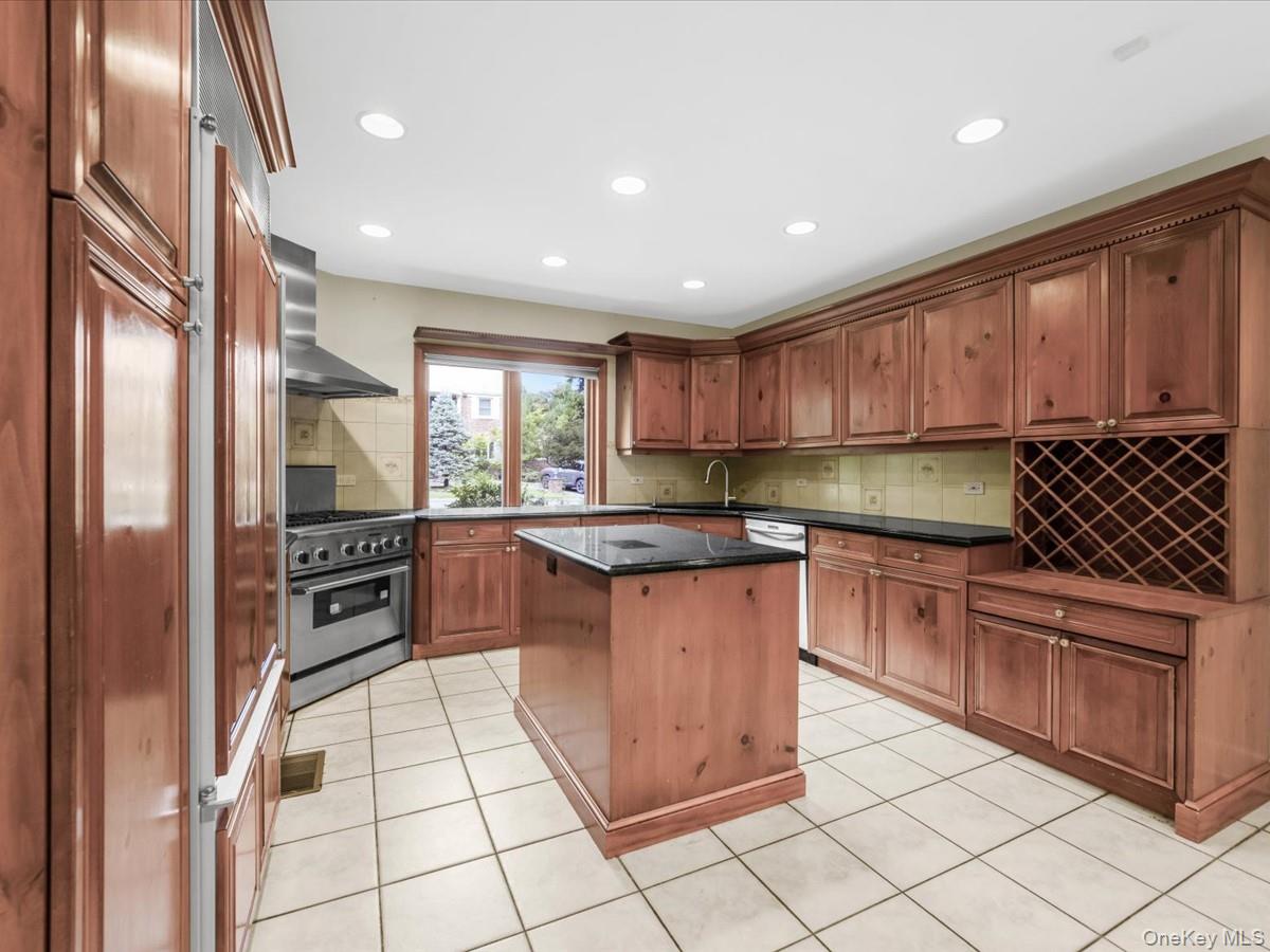2 Amherst Road Property Photo 12
