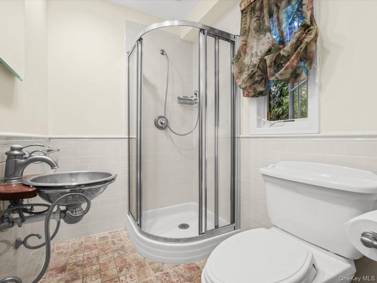 2 Amherst Road Property Photo 17