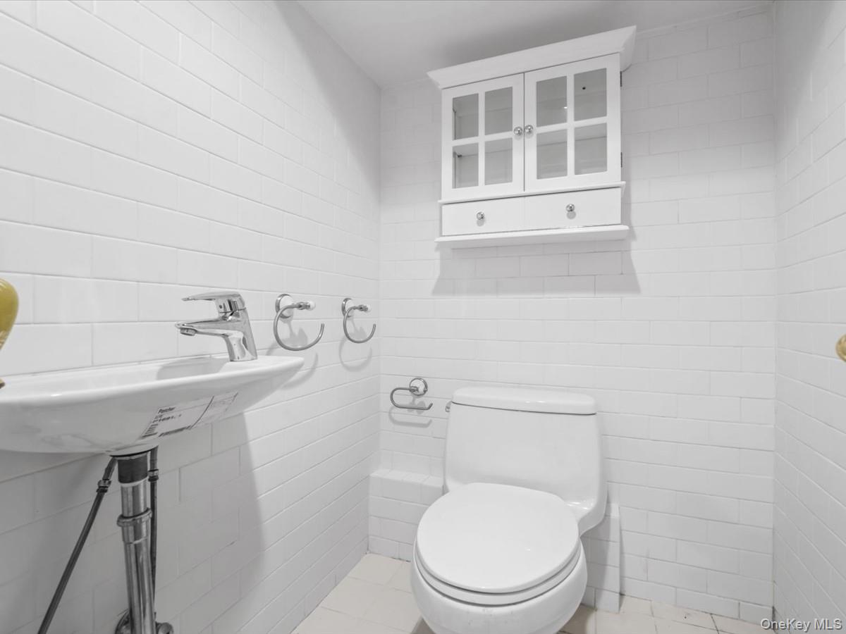 2 Amherst Road Property Photo 37