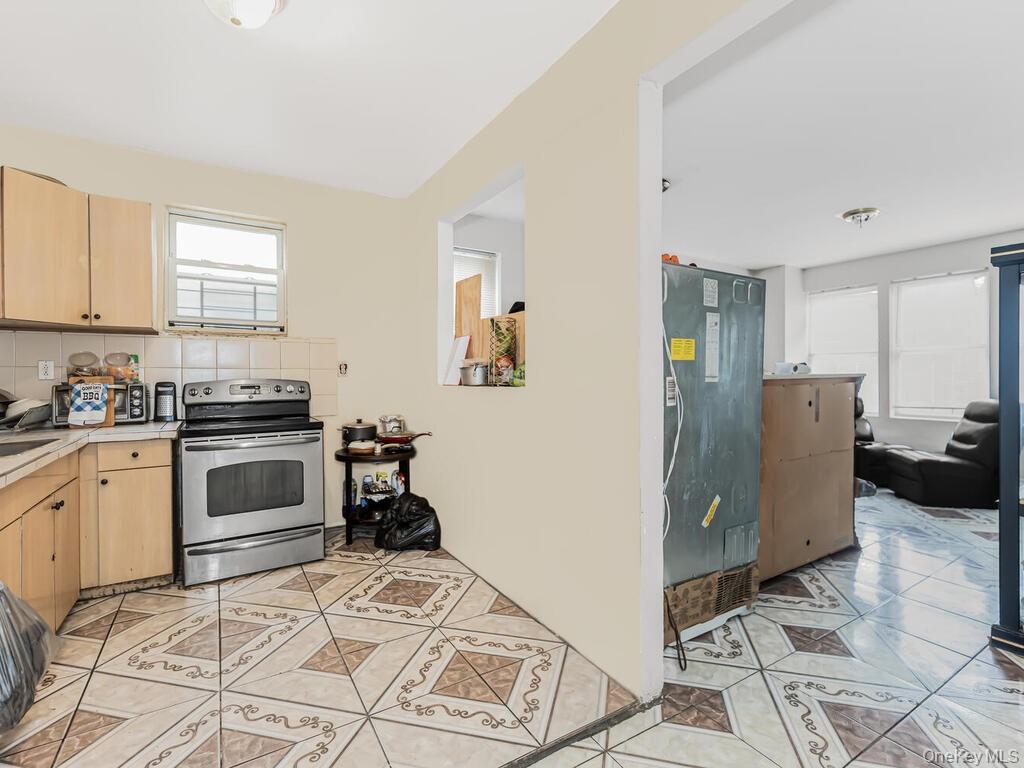 1122 Anderson Avenue Property Photo 12
