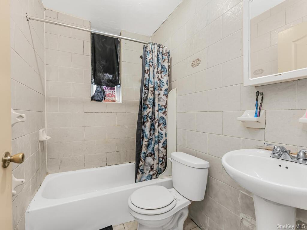 1122 Anderson Avenue Property Photo 16