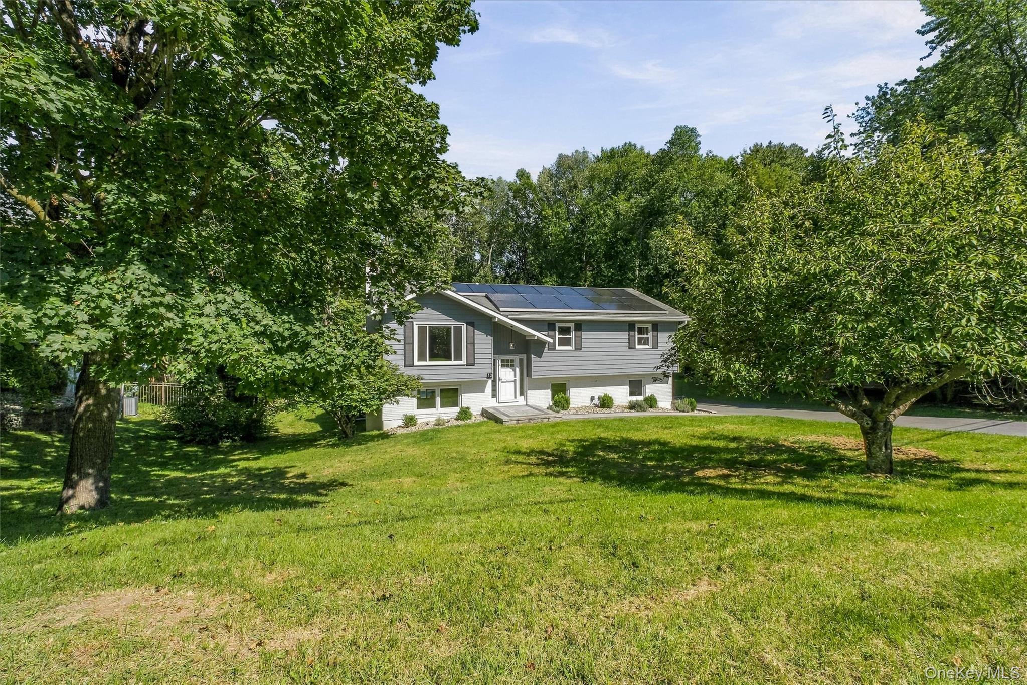 13 Slate Hill Drive Property Photo 3