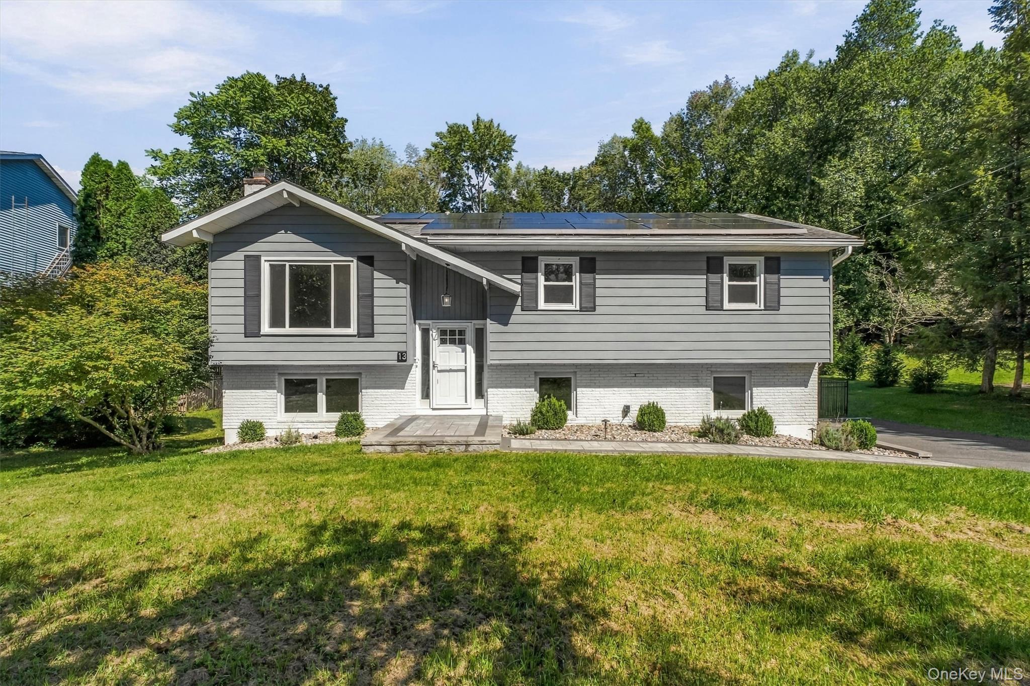 13 Slate Hill Drive Property Photo 4