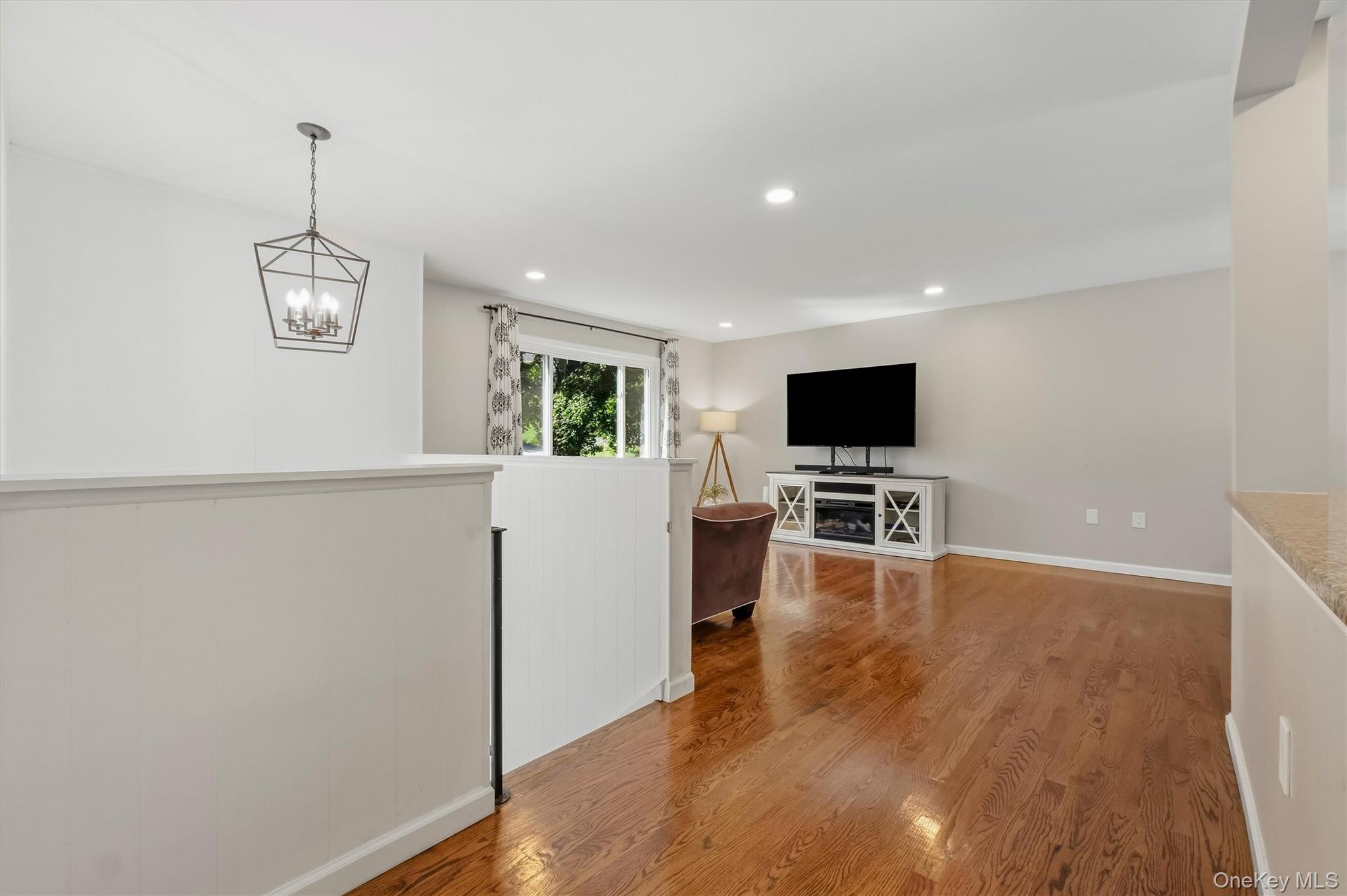 13 Slate Hill Drive Property Photo 7