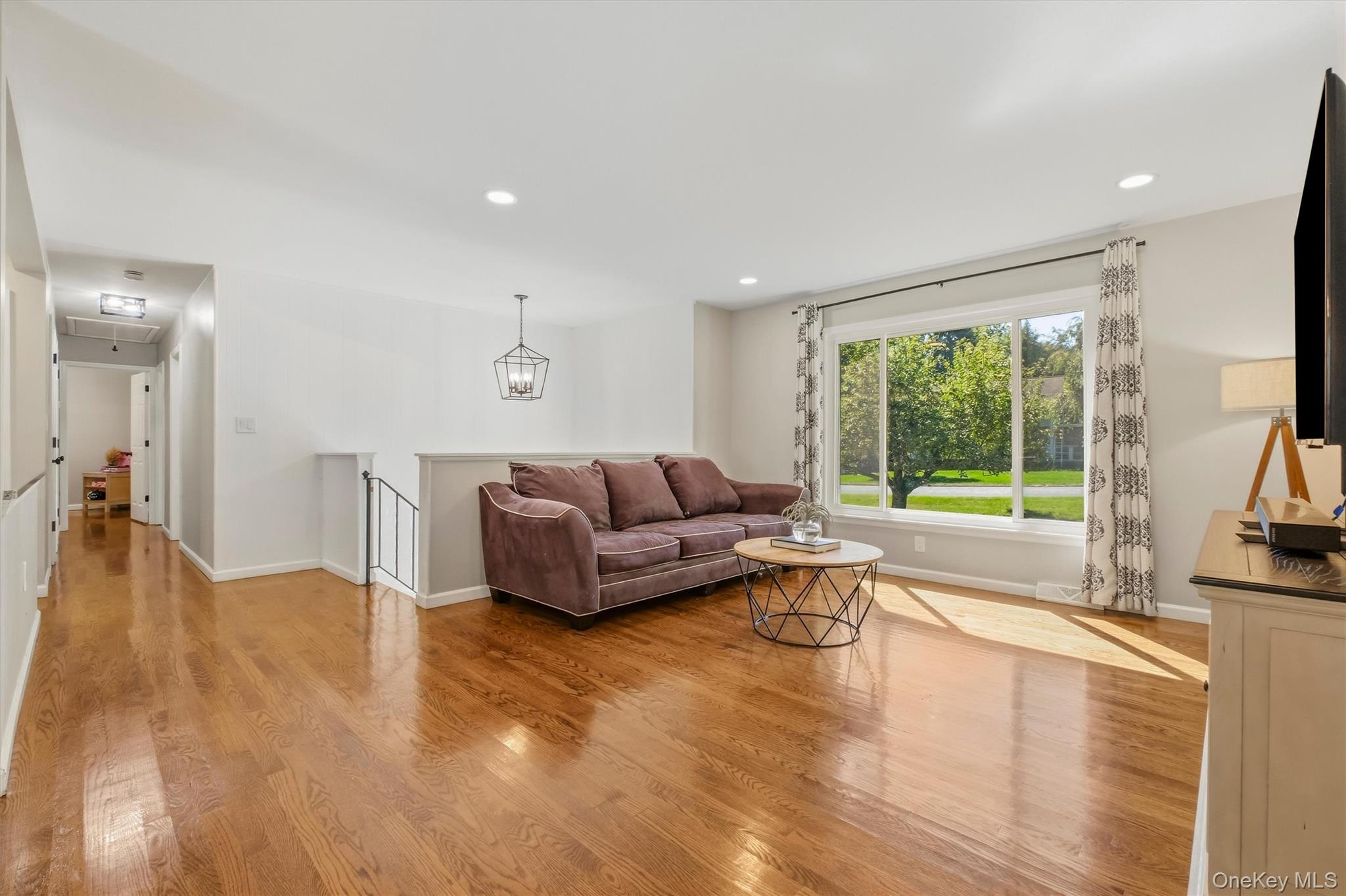 13 Slate Hill Drive Property Photo 8