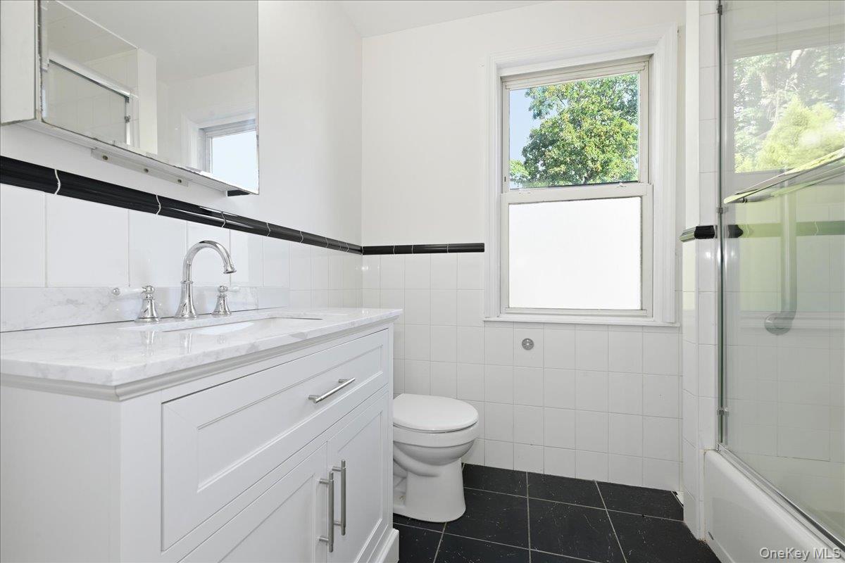 22237 Edmore Avenue Property Photo 9