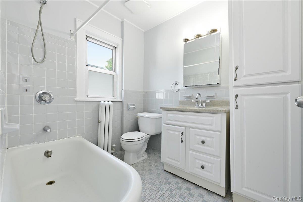 22237 Edmore Avenue Property Photo 19