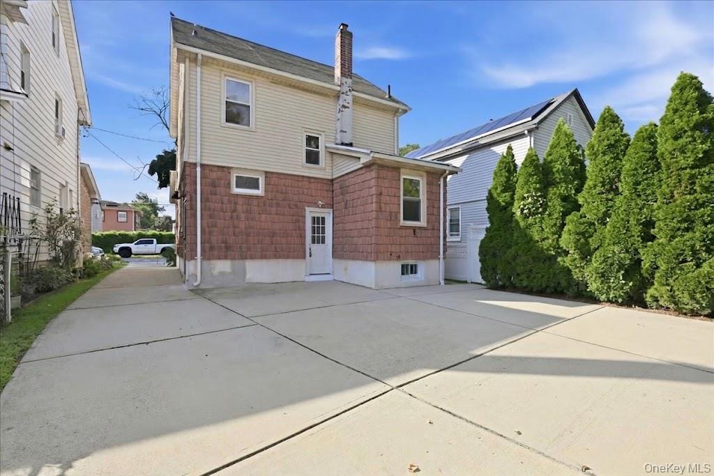 22237 Edmore Avenue Property Photo 27