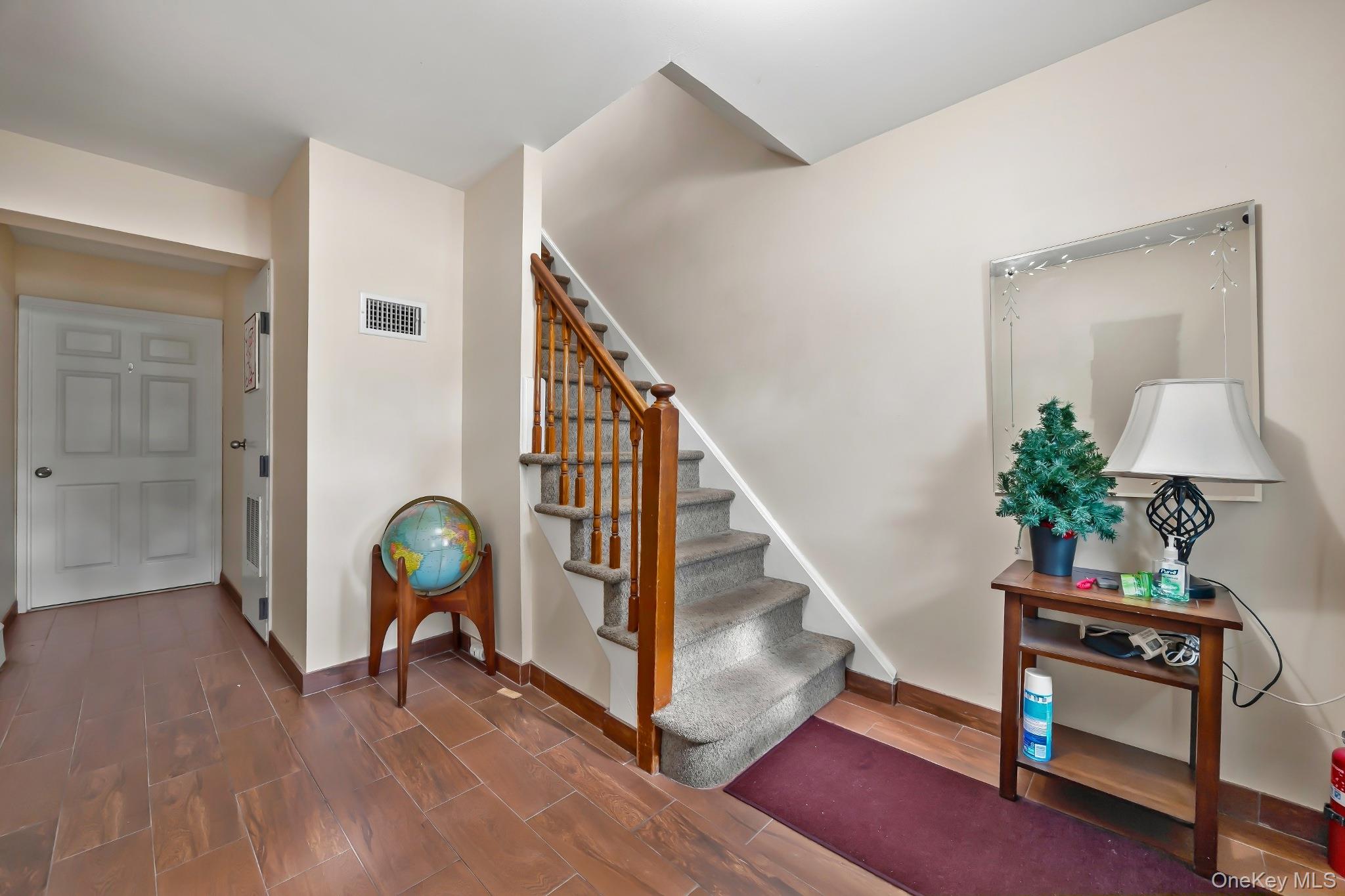 3039 69th Street Property Photo 4