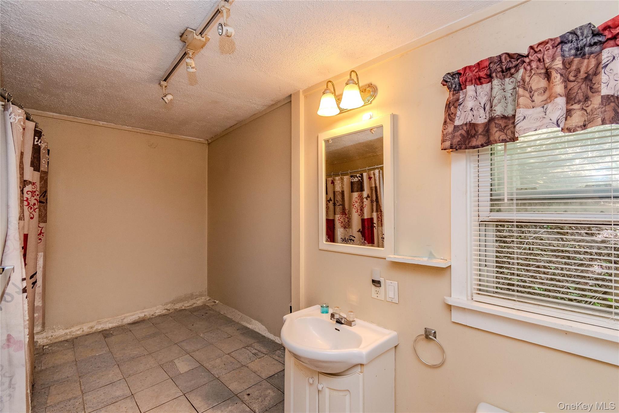 60 Carle Terrace Property Photo 15