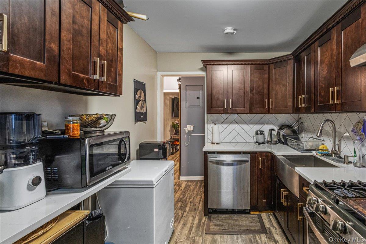 305 Rogers Avenue 1 Property Photo 17
