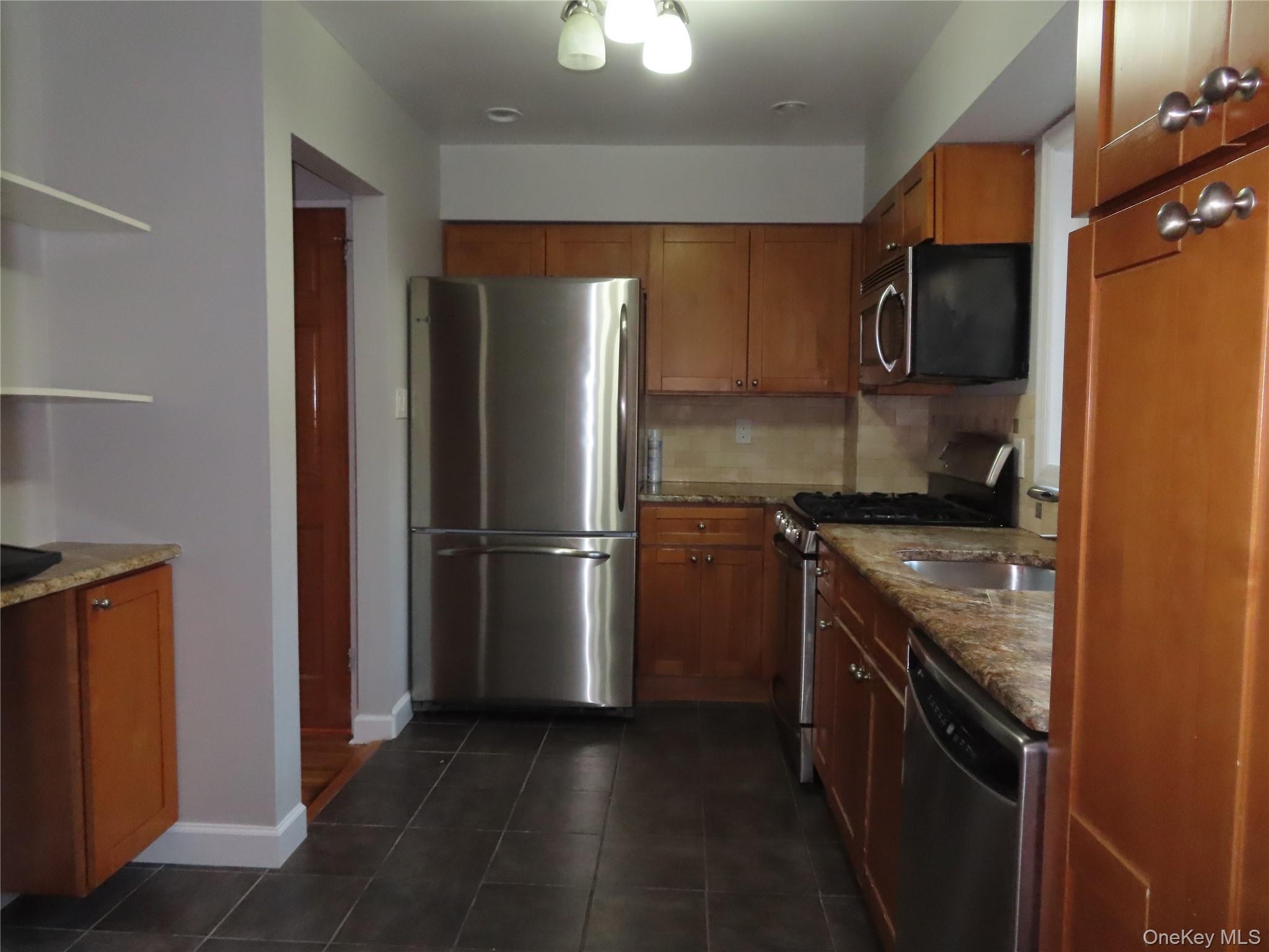 20809 Bardwell Avenue Property Photo 3