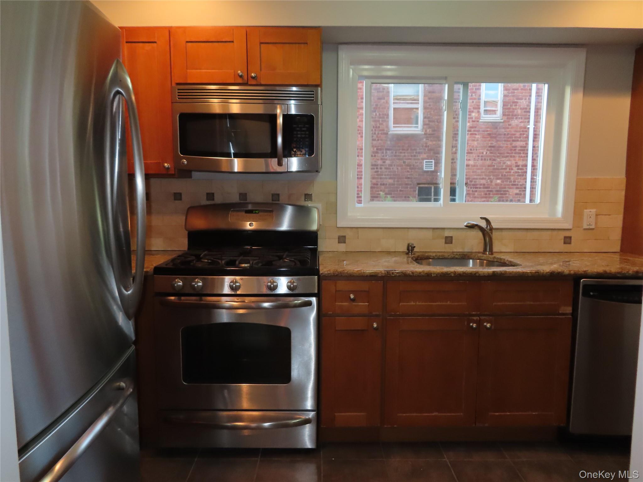 20809 Bardwell Avenue Property Photo 4