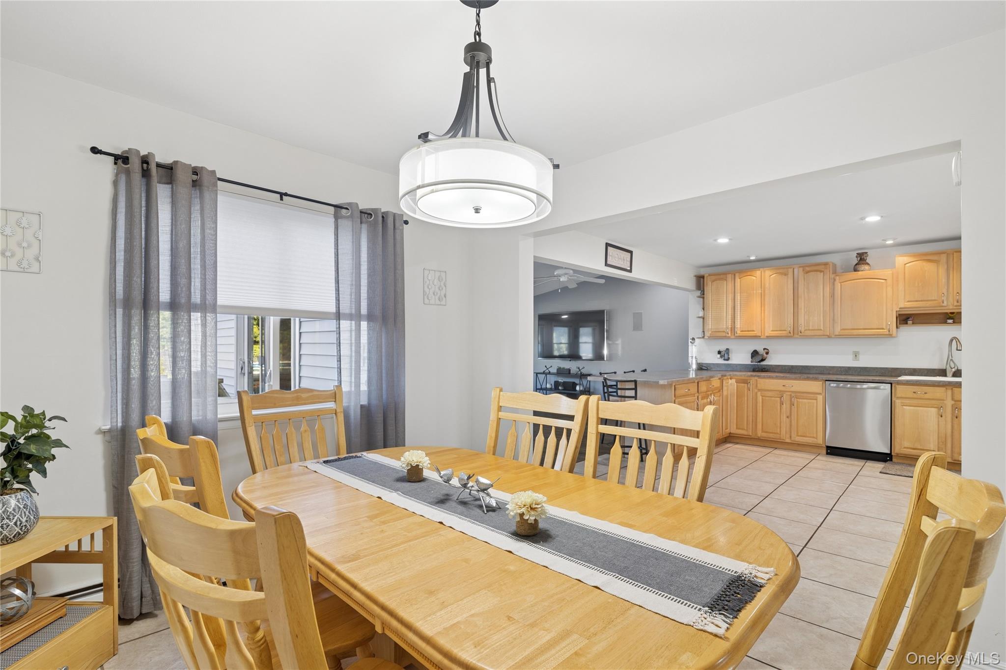 7 Springmeadow Drive Property Photo 3