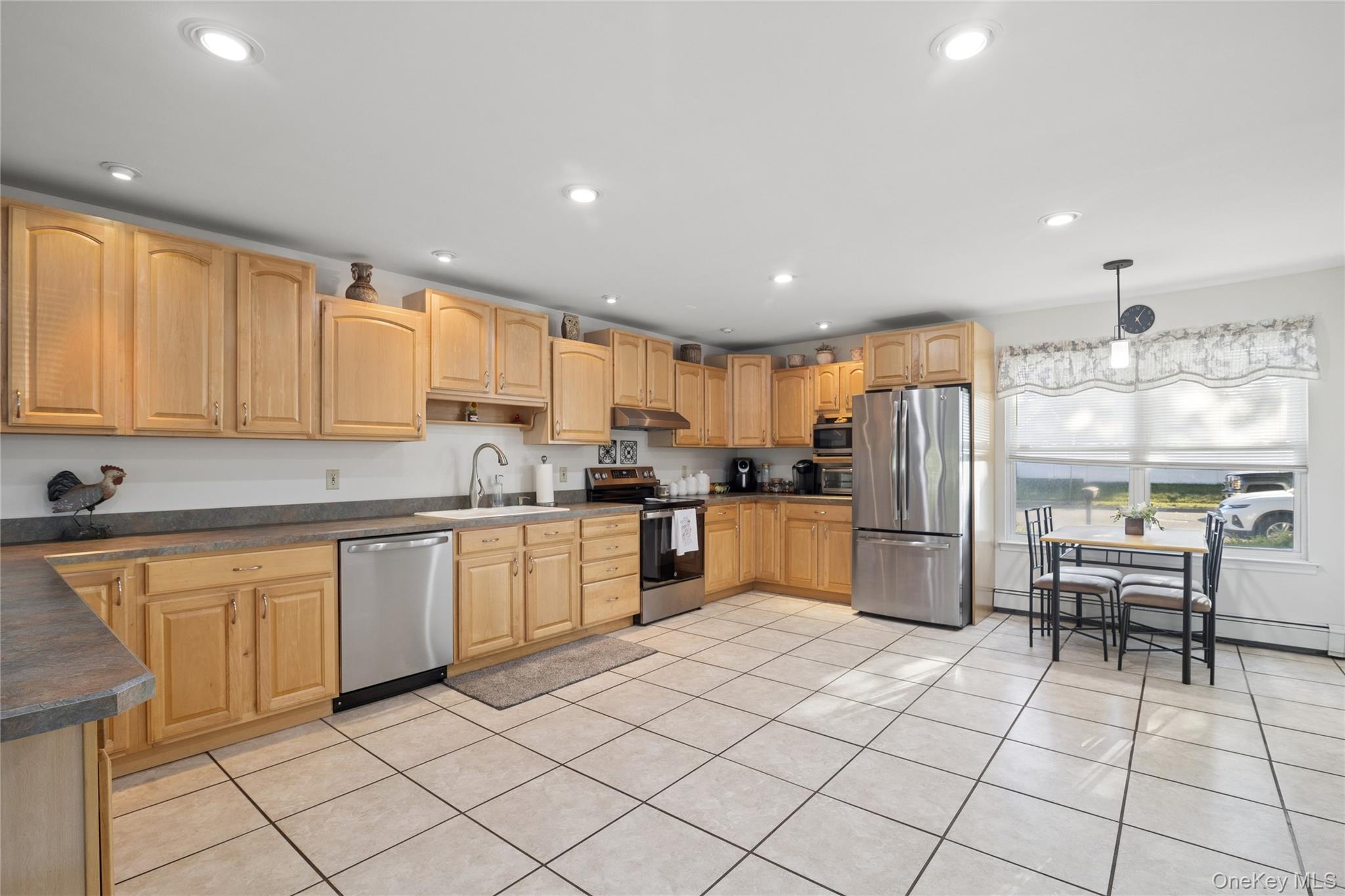 7 Springmeadow Drive Property Photo 4