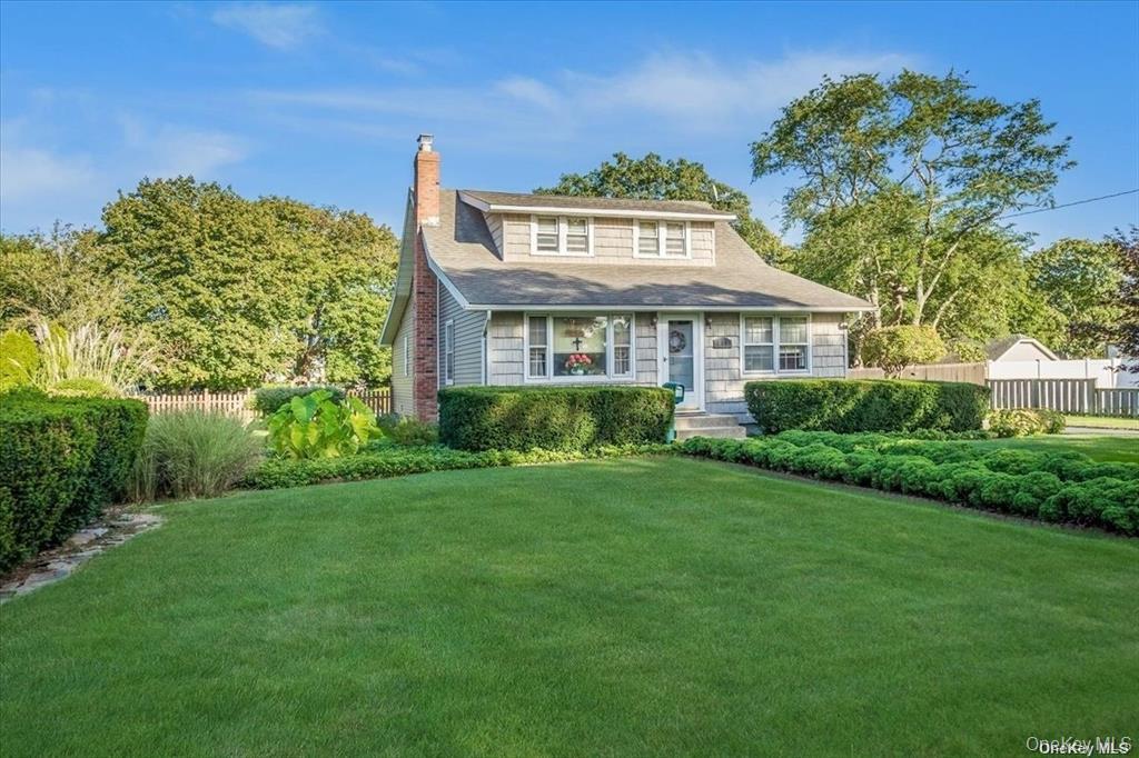 515 Gillette Avenue Property Photo 1
