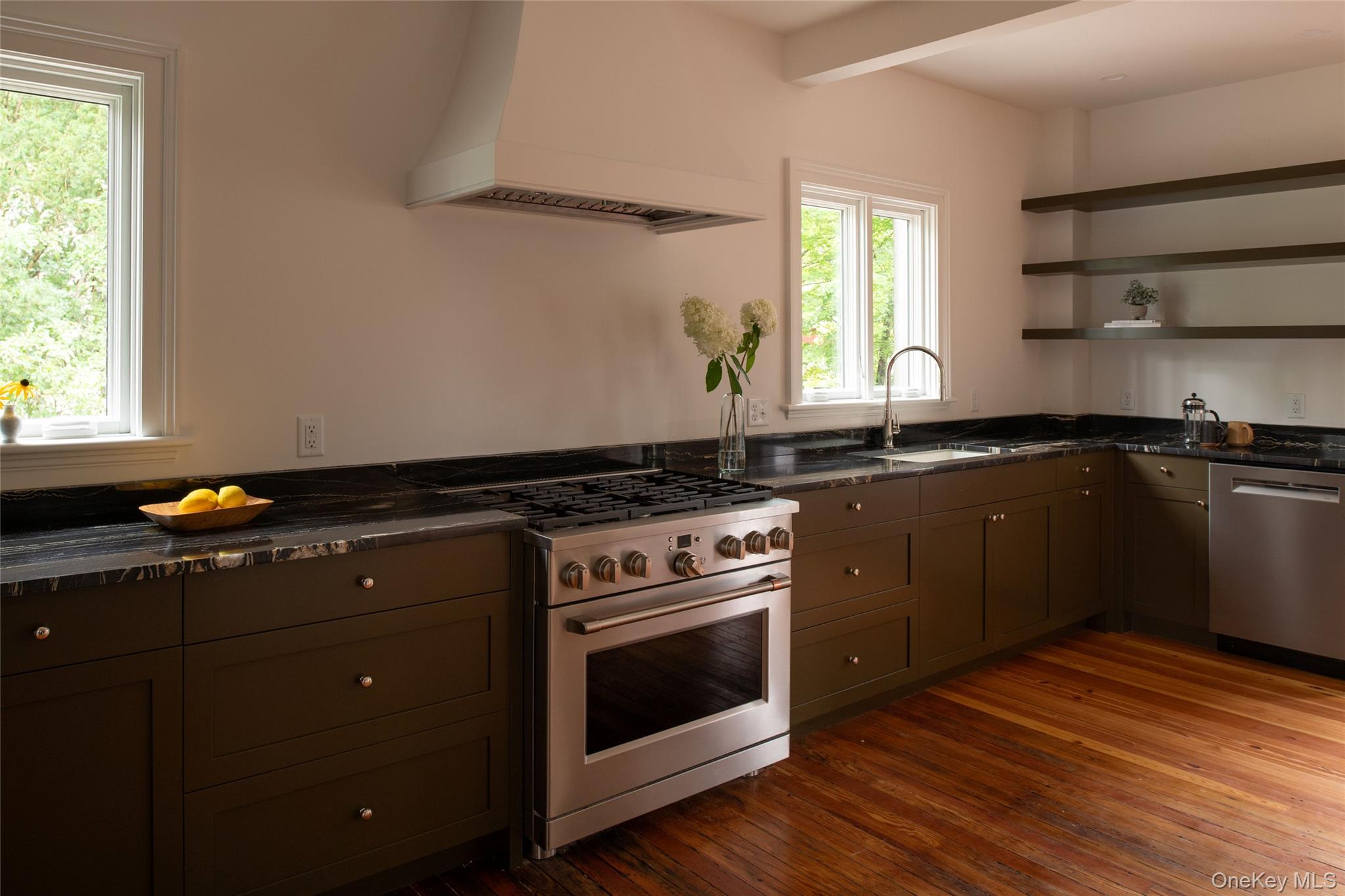 42-44 Montgomery Street Property Photo 19