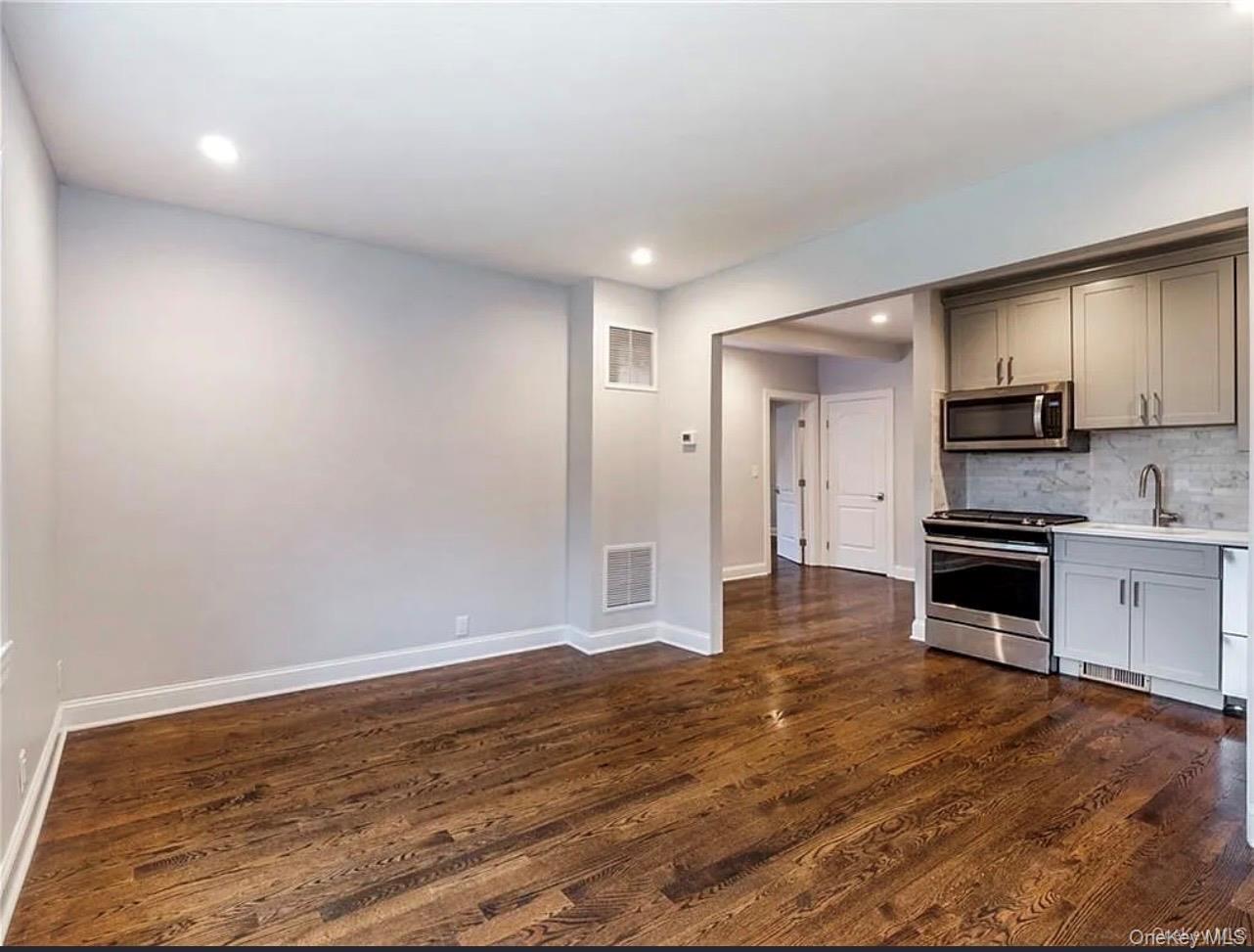 200 West Street Property Photo 2
