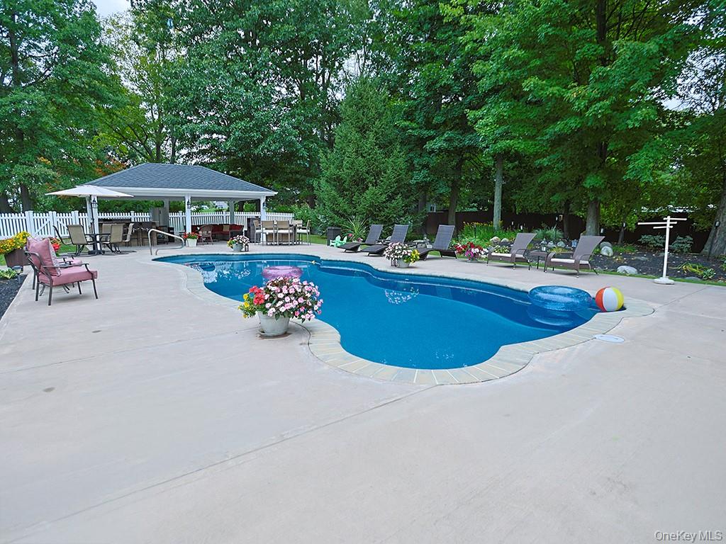 2 Panther Lane Property Photo 2