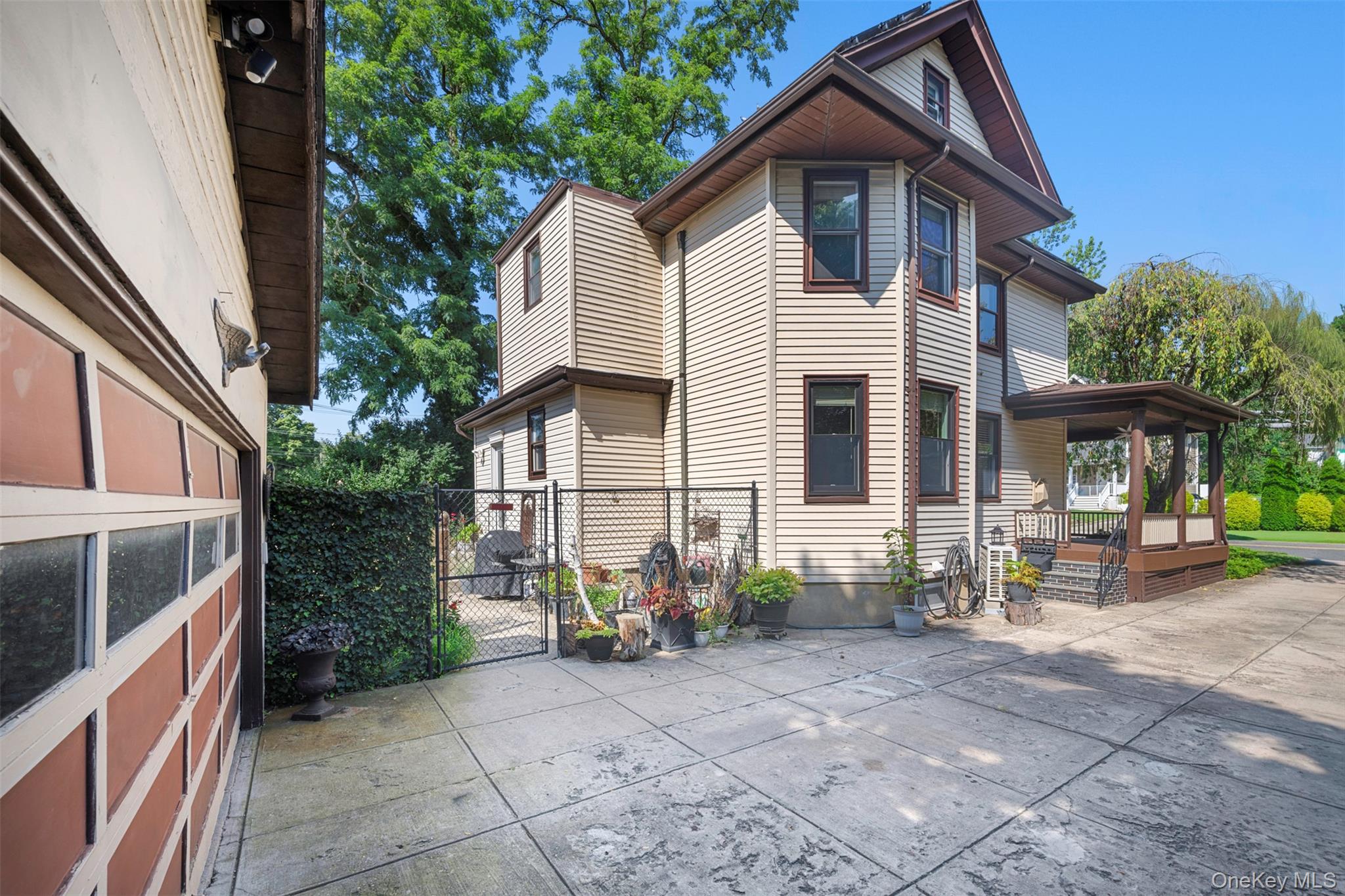 78 Warner Avenue Property Photo 3
